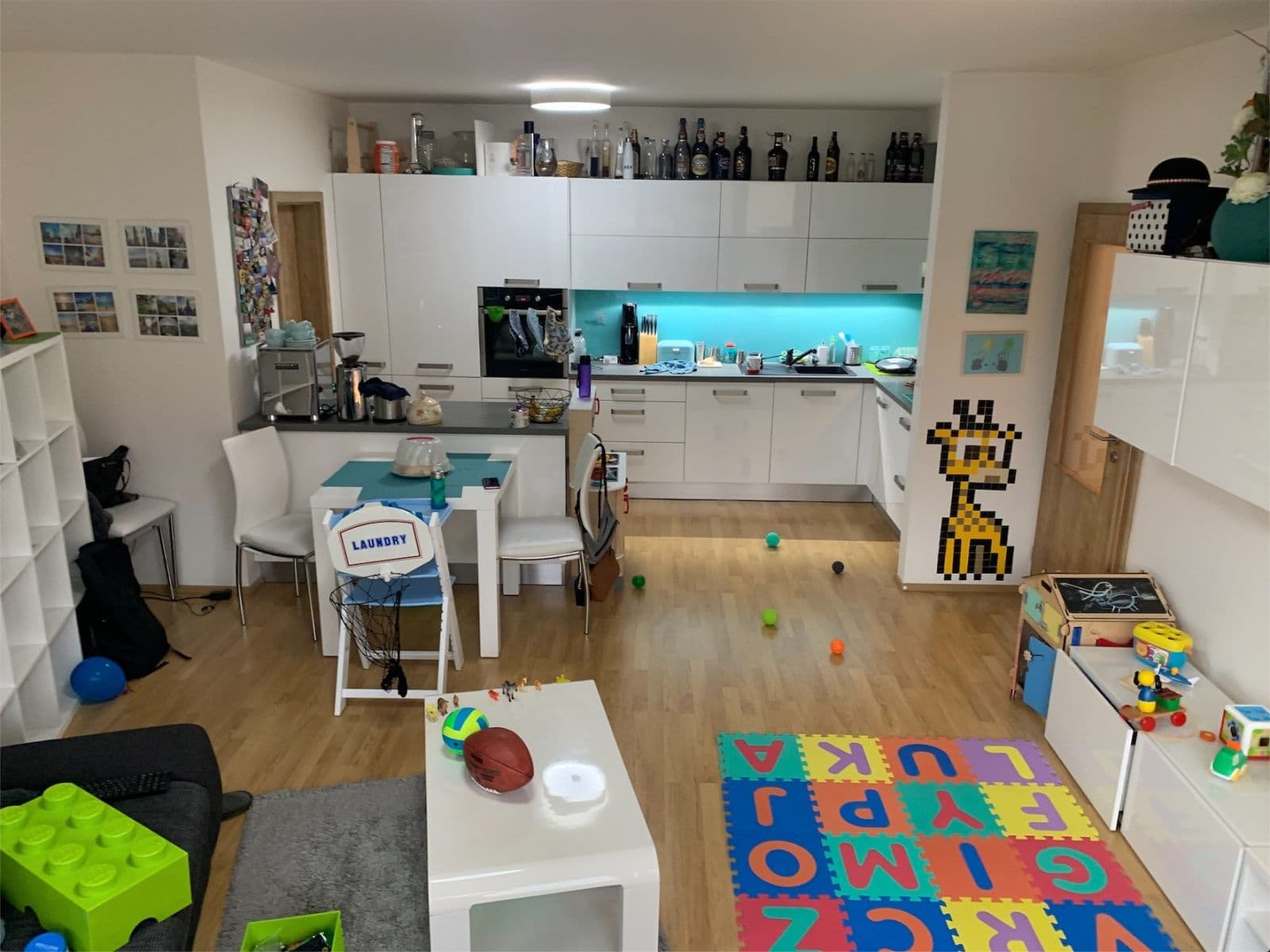 Pronájem bytu 3+kk 80 m², V Zahradách, Praha, Praha Pronájem bytu 3+kk 80 m², V Zahradách, Praha, Praha