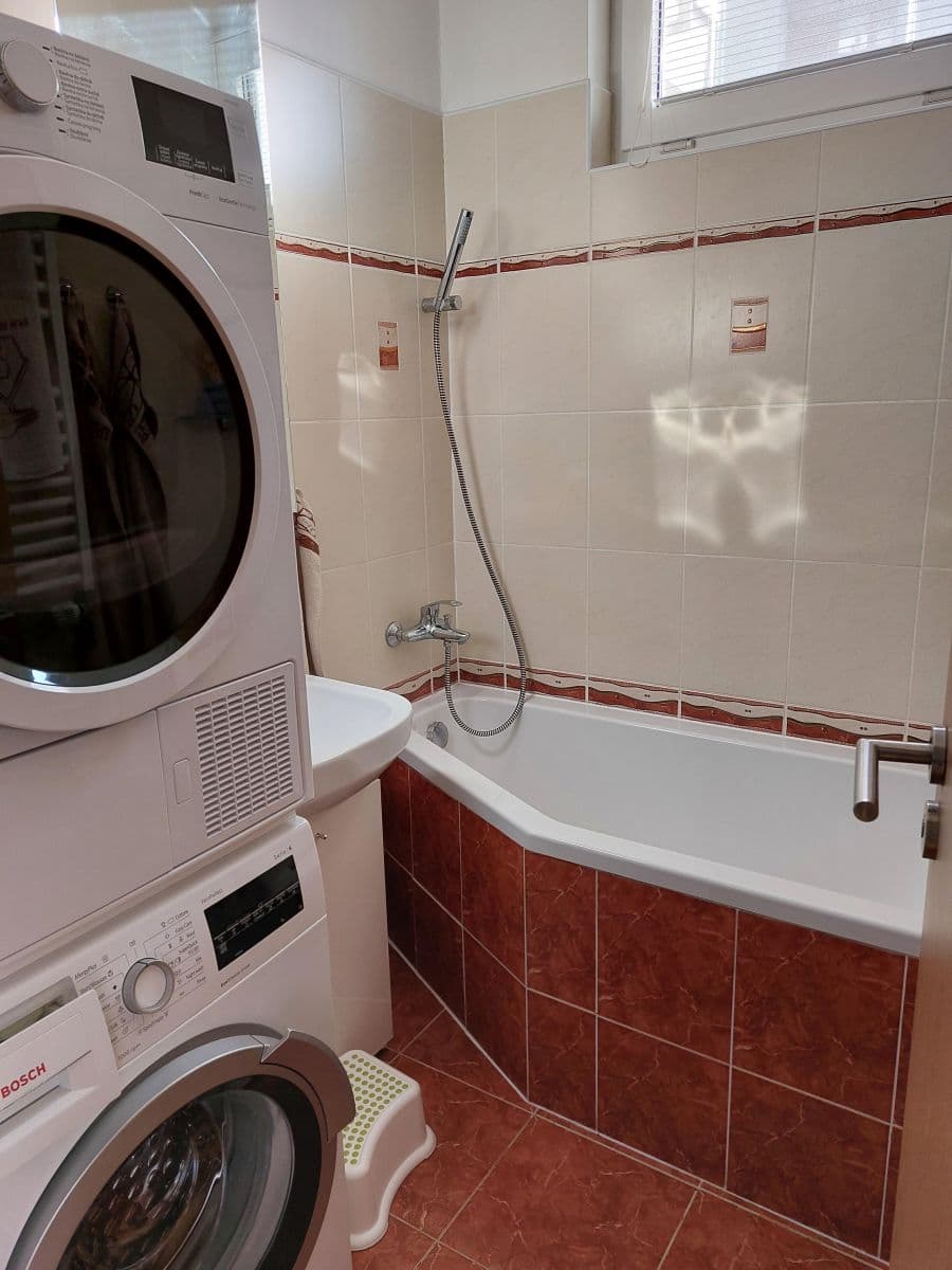 Pronájem bytu 3+kk 55 m², Na Horizontu, Králův Dvůr, Středočeský kraj Pronájem bytu 3+kk 55 m², Na Horizontu, Králův Dvůr, Středočeský kraj