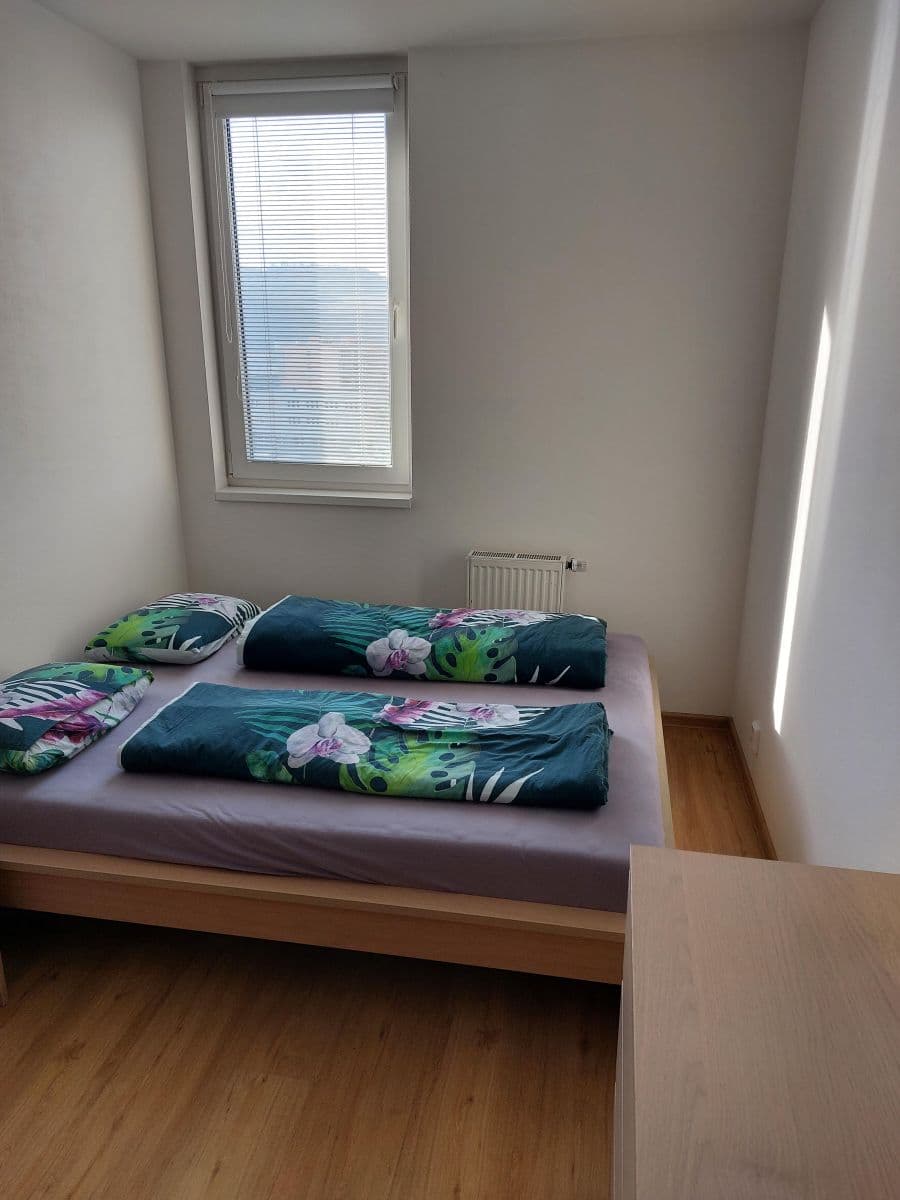 Pronájem bytu 3+kk 55 m², Na Horizontu, Králův Dvůr, Středočeský kraj Pronájem bytu 3+kk 55 m², Na Horizontu, Králův Dvůr, Středočeský kraj
