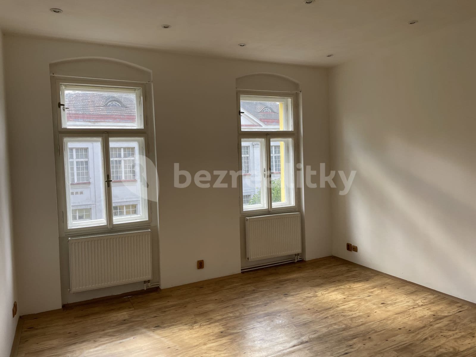 Pronájem bytu 1+1 39 m², Bulharská, Karlovy Vary, Karlovarský kraj Pronájem bytu 1+1 39 m², Bulharská, Karlovy Vary, Karlovarský kraj