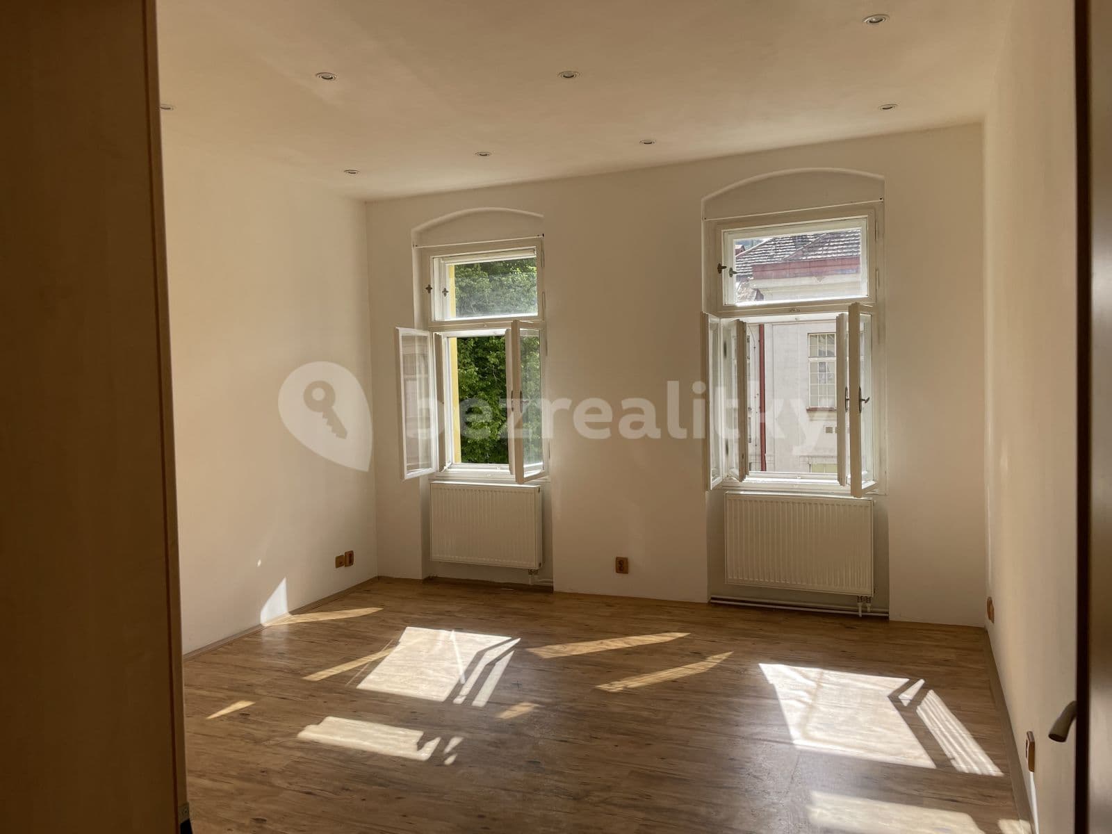 Pronájem bytu 1+1 39 m², Bulharská, Karlovy Vary, Karlovarský kraj Pronájem bytu 1+1 39 m², Bulharská, Karlovy Vary, Karlovarský kraj