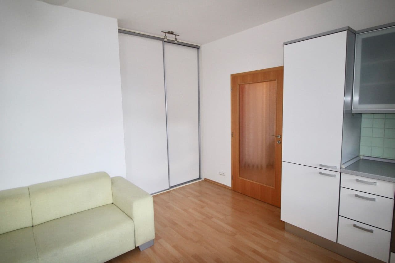 Pronájem bytu 1+kk 44 m², Pod Klamovkou, Praha, Praha Pronájem bytu 1+kk 44 m², Pod Klamovkou, Praha, Praha