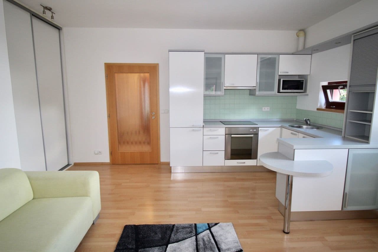 Pronájem bytu 1+kk 44 m², Pod Klamovkou, Praha, Praha Pronájem bytu 1+kk 44 m², Pod Klamovkou, Praha, Praha