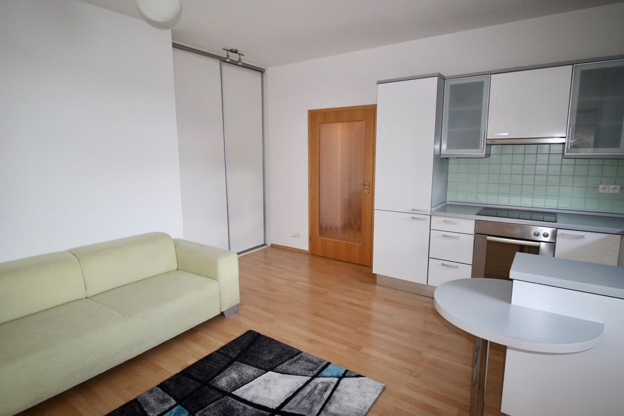 Pronájem bytu 1+kk 44 m², Pod Klamovkou, Praha, Praha Pronájem bytu 1+kk 44 m², Pod Klamovkou, Praha, Praha