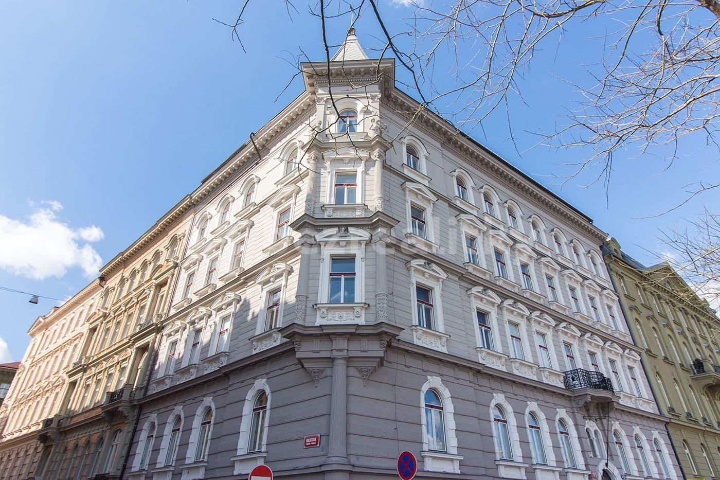 Pronájem bytu 2+kk 42 m², Janáčkovo nábřeží, Praha, Praha Pronájem bytu 2+kk 42 m², Janáčkovo nábřeží, Praha, Praha
