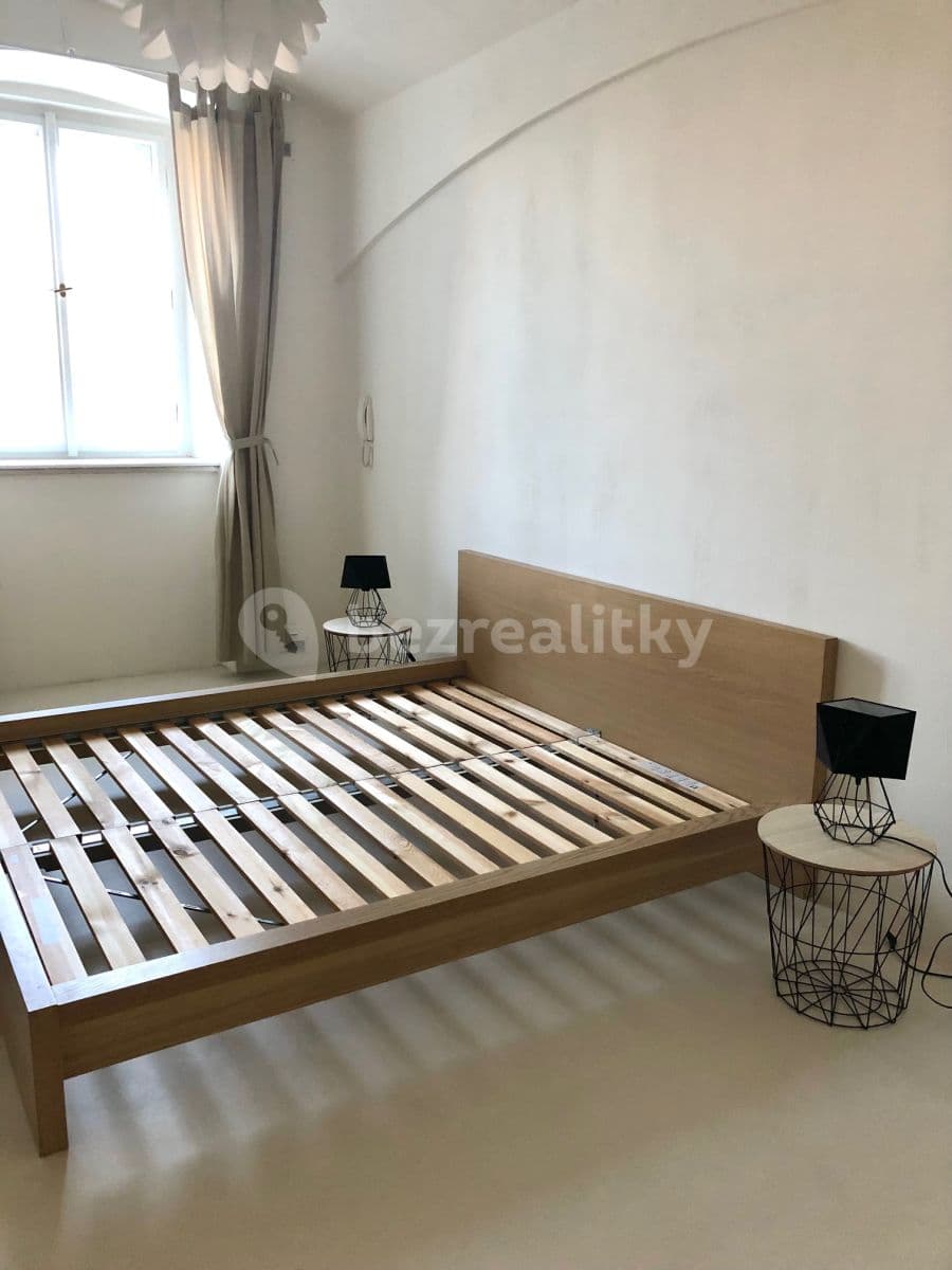 Pronájem bytu 2+kk 42 m², Janáčkovo nábřeží, Praha, Praha Pronájem bytu 2+kk 42 m², Janáčkovo nábřeží, Praha, Praha