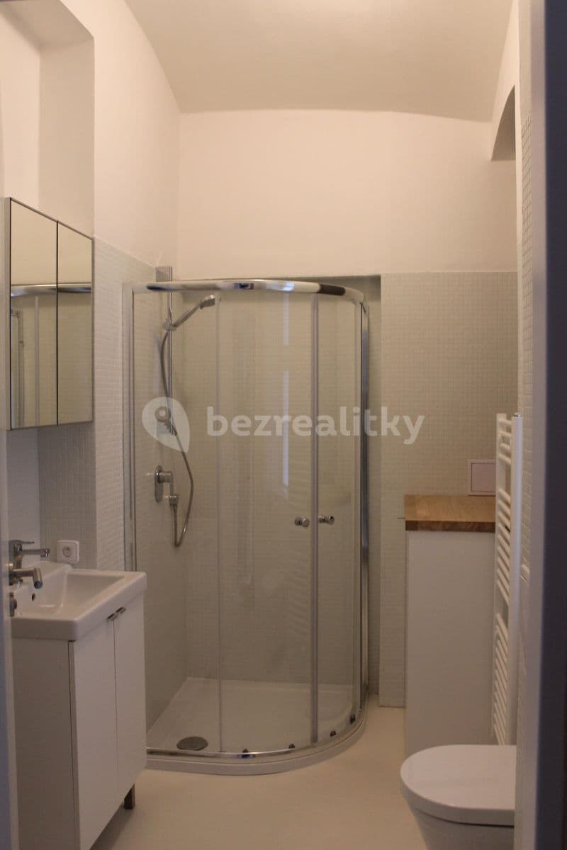 Pronájem bytu 2+kk 42 m², Janáčkovo nábřeží, Praha, Praha Pronájem bytu 2+kk 42 m², Janáčkovo nábřeží, Praha, Praha