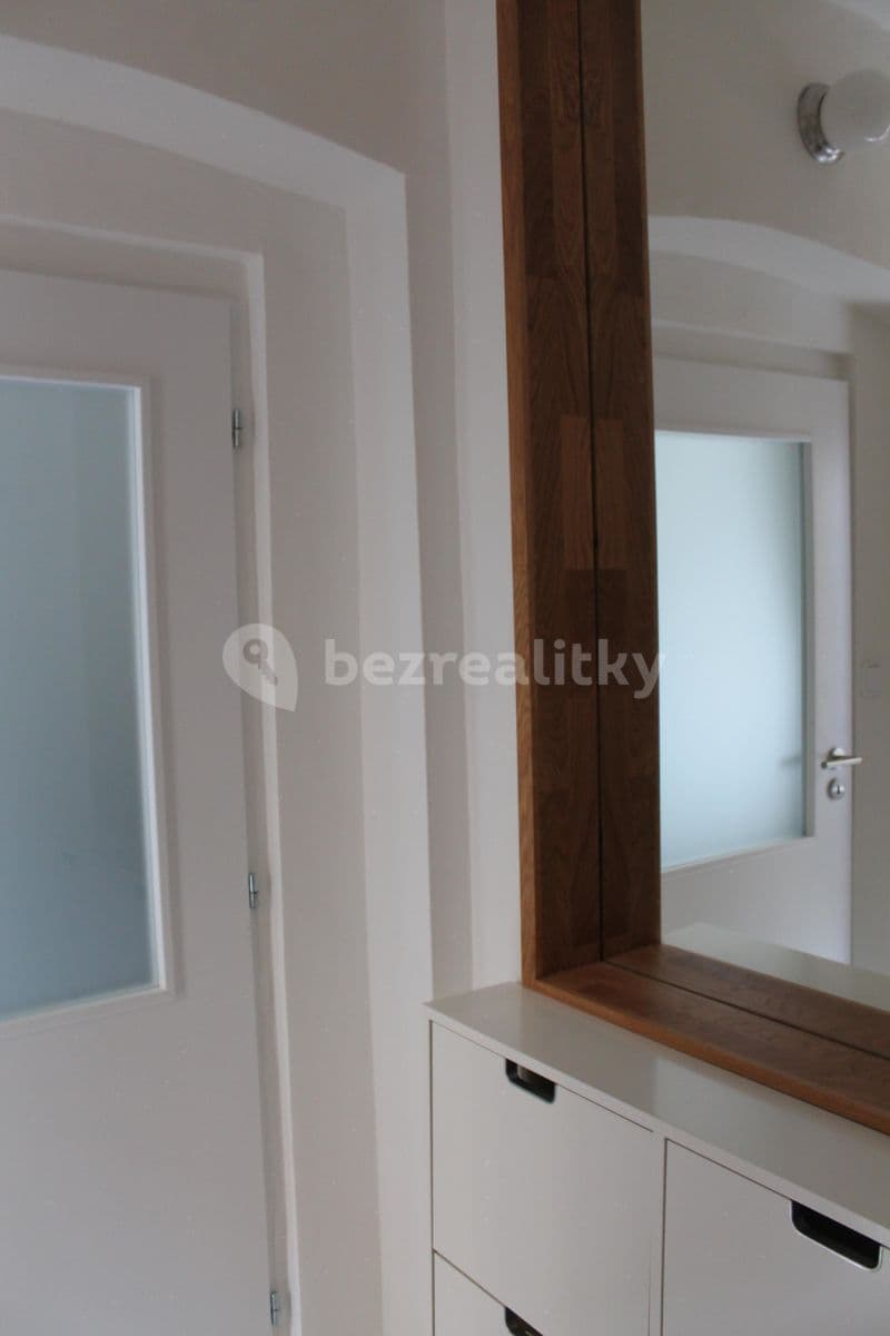 Pronájem bytu 2+kk 42 m², Janáčkovo nábřeží, Praha, Praha Pronájem bytu 2+kk 42 m², Janáčkovo nábřeží, Praha, Praha