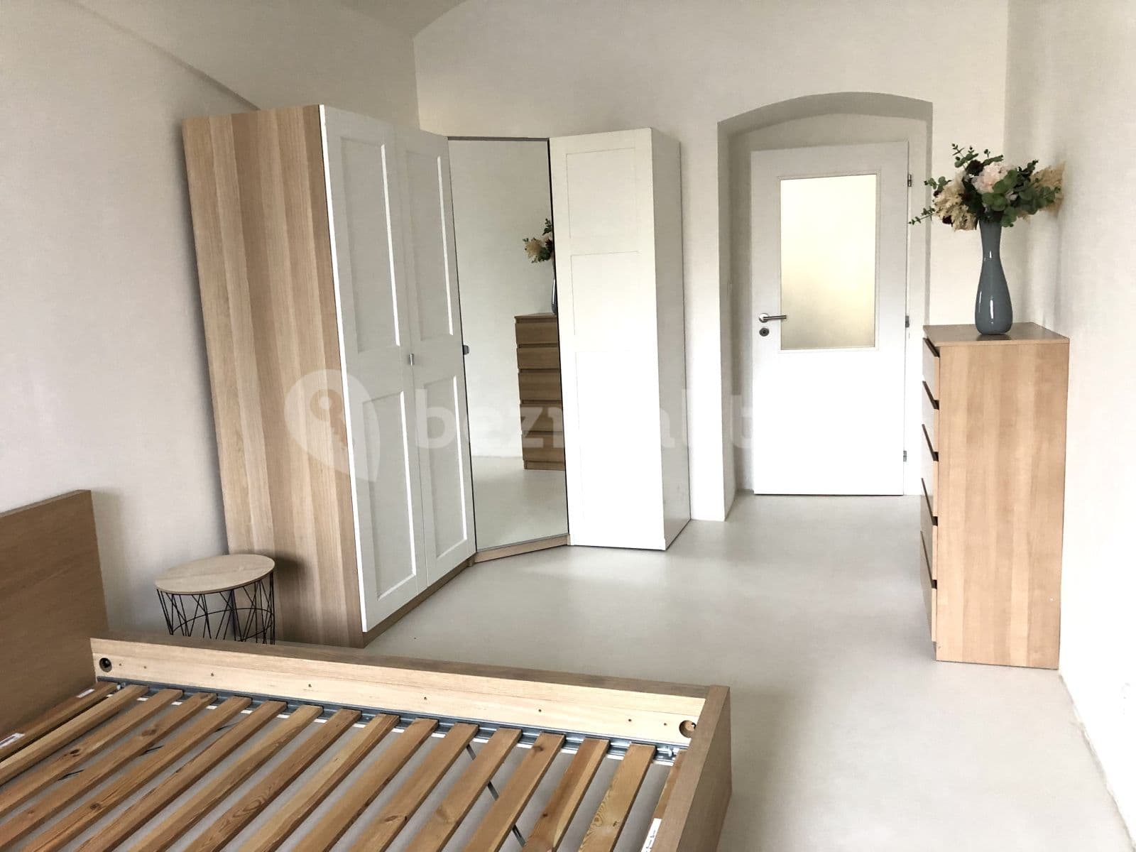 Pronájem bytu 2+kk 42 m², Janáčkovo nábřeží, Praha, Praha Pronájem bytu 2+kk 42 m², Janáčkovo nábřeží, Praha, Praha
