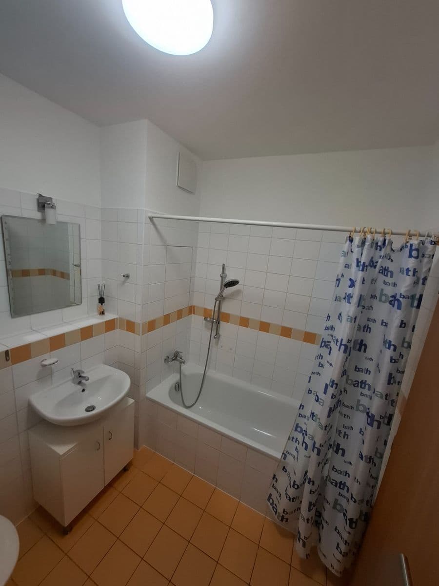 Pronájem bytu 1+kk 34 m², Praha, Praha Pronájem bytu 1+kk 34 m², Praha, Praha
