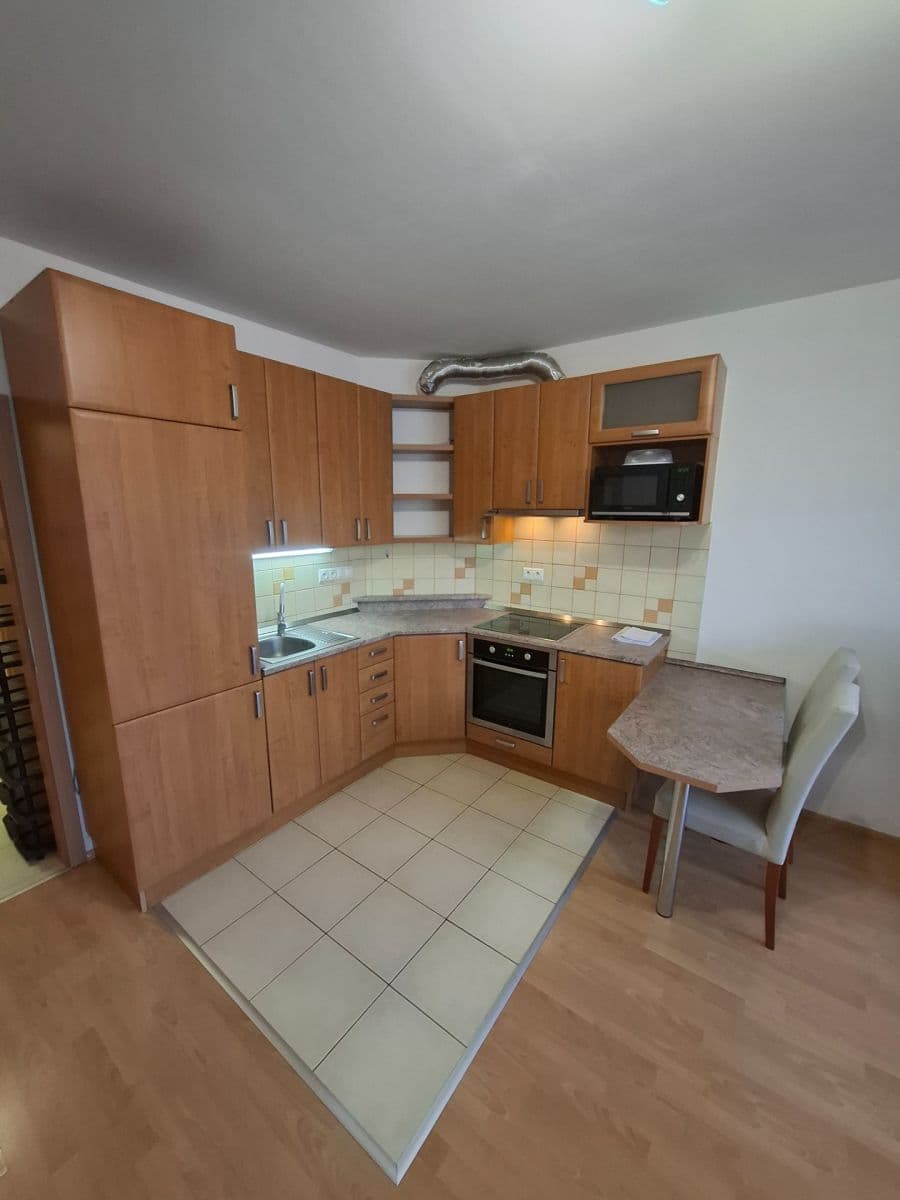 Pronájem bytu 1+kk 34 m², Praha, Praha Pronájem bytu 1+kk 34 m², Praha, Praha