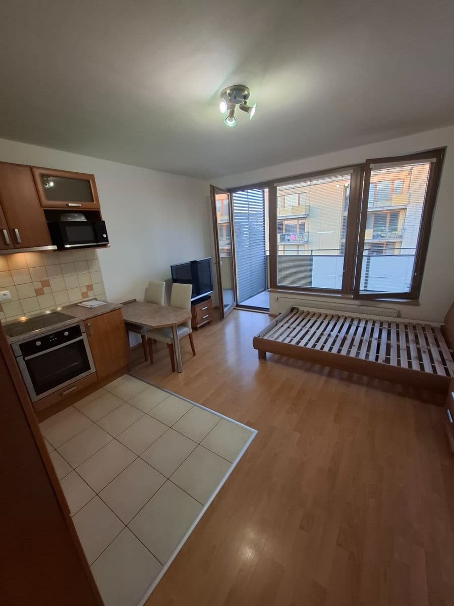 Pronájem bytu 1+kk 34 m², Praha, Praha Pronájem bytu 1+kk 34 m², Praha, Praha