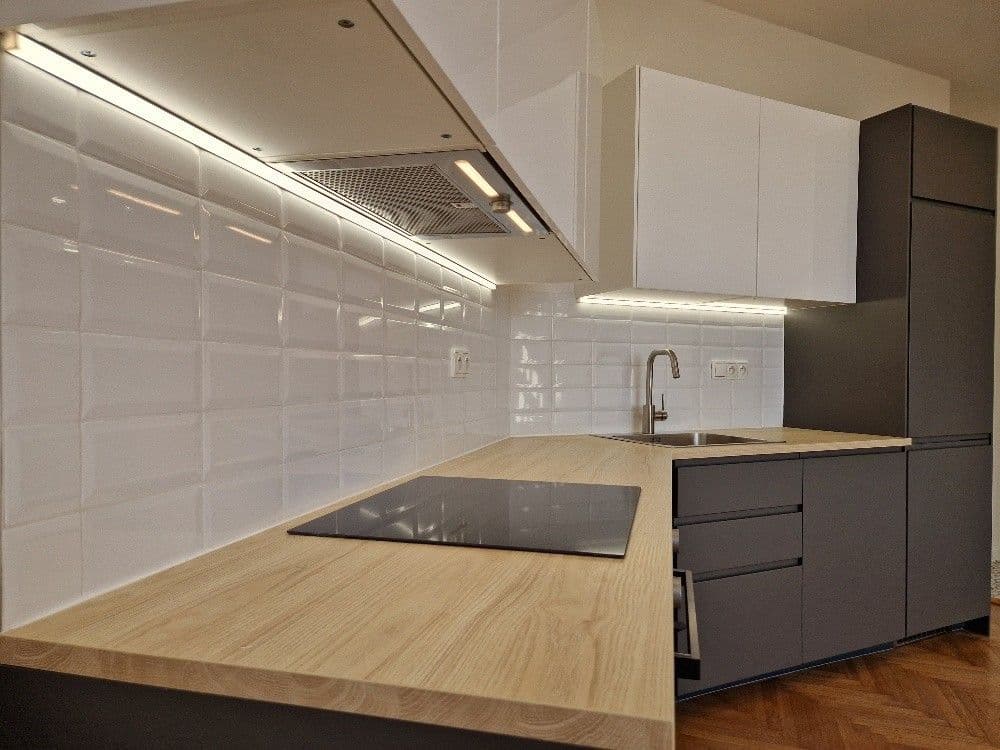 Pronájem bytu 2+kk 50 m², Smolenská, Praha, Praha Pronájem bytu 2+kk 50 m², Smolenská, Praha, Praha