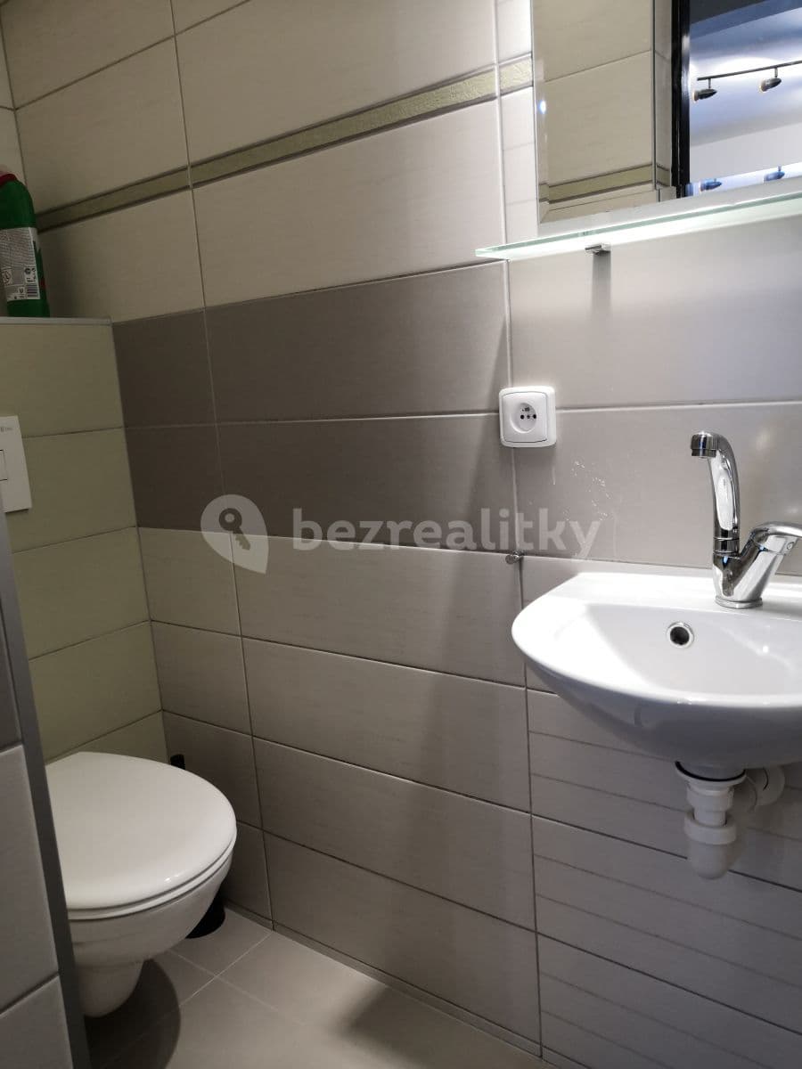 Pronájem kanceláře 19 m², Jeřabinová, Brno, Jihomoravský kraj Pronájem kanceláře 19 m², Jeřabinová, Brno, Jihomoravský kraj