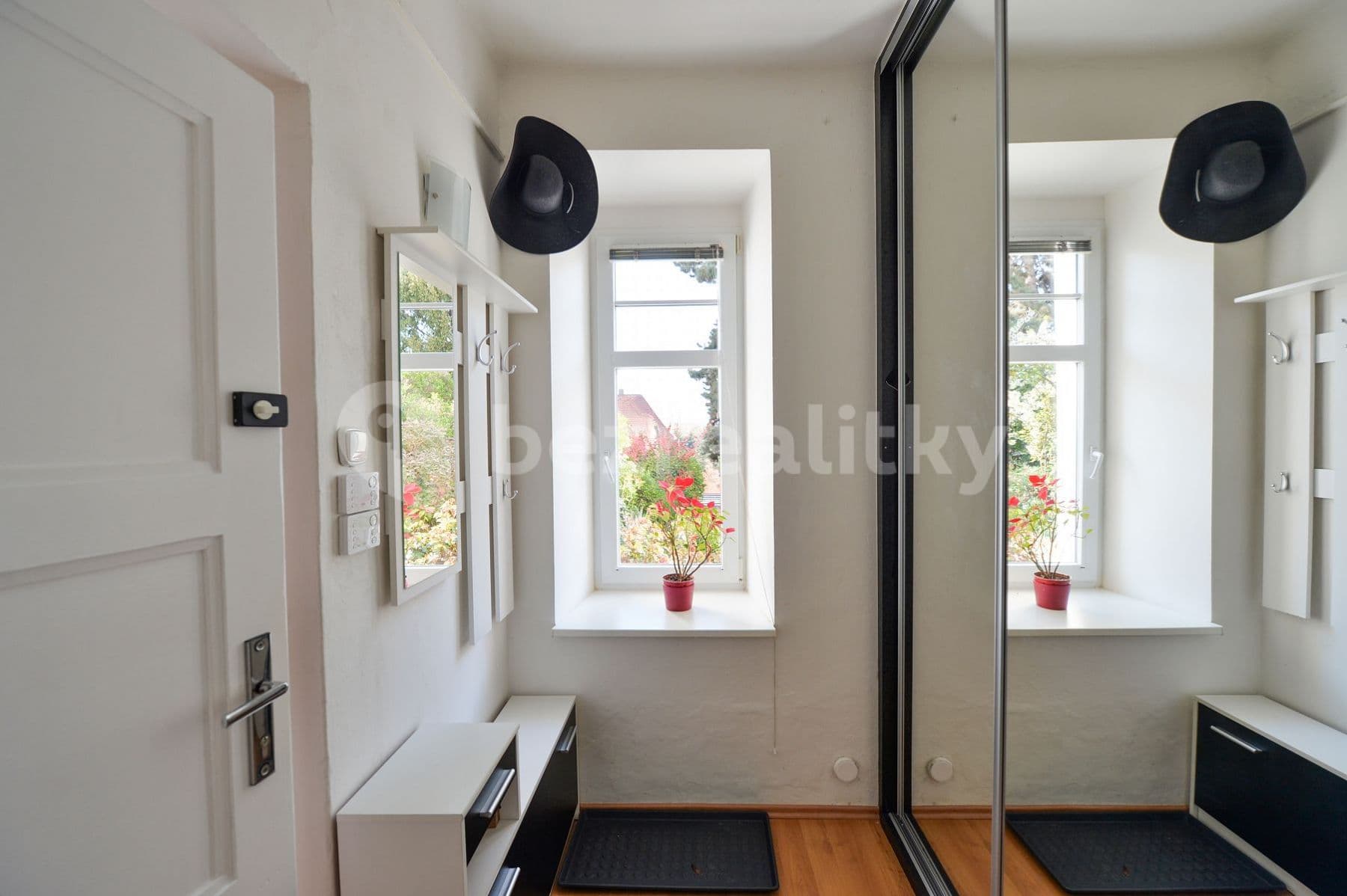 Pronájem bytu 2+1 48 m², Nad Kazankou, Praha, Praha Pronájem bytu 2+1 48 m², Nad Kazankou, Praha, Praha