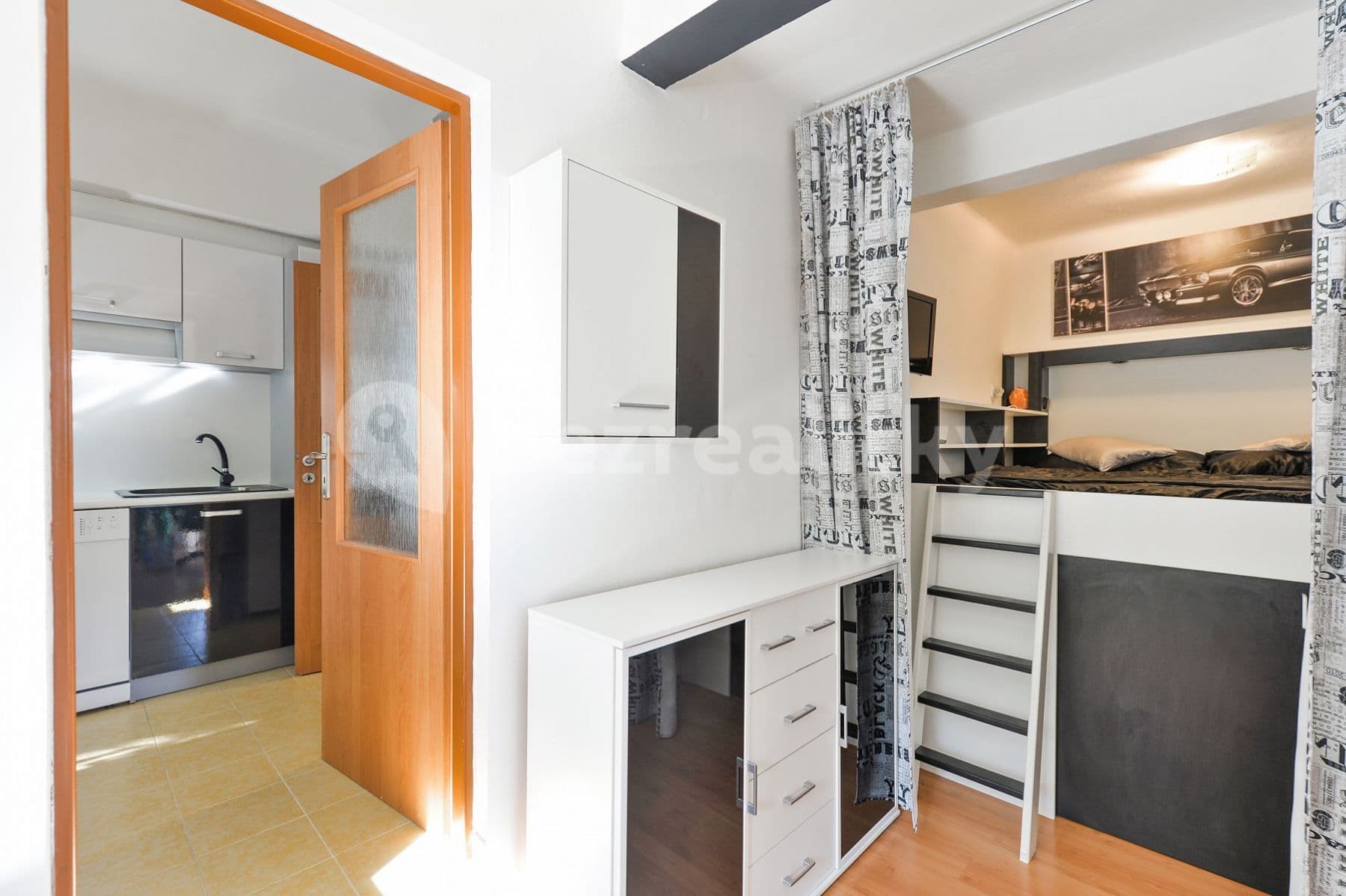 Pronájem bytu 2+1 48 m², Nad Kazankou, Praha, Praha Pronájem bytu 2+1 48 m², Nad Kazankou, Praha, Praha
