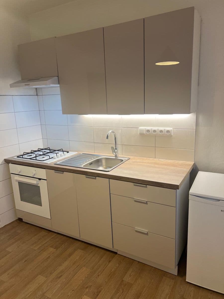 Pronájem bytu 2+1 70 m², K Ládví, Praha, Praha Pronájem bytu 2+1 70 m², K Ládví, Praha, Praha
