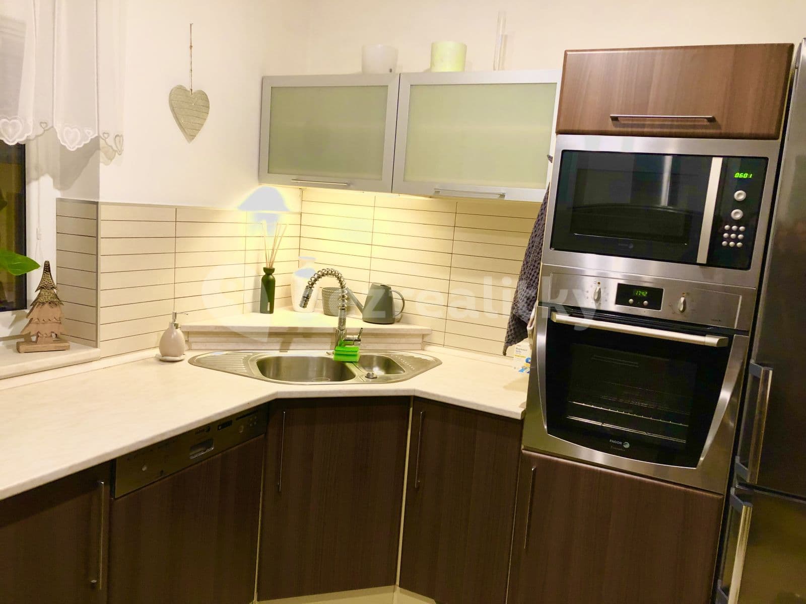 Pronájem domu 120 m², pozemek 700 m², U Lesa, Vlašim, Středočeský kraj Pronájem domu 120 m², pozemek 700 m², U Lesa, Vlašim, Středočeský kraj