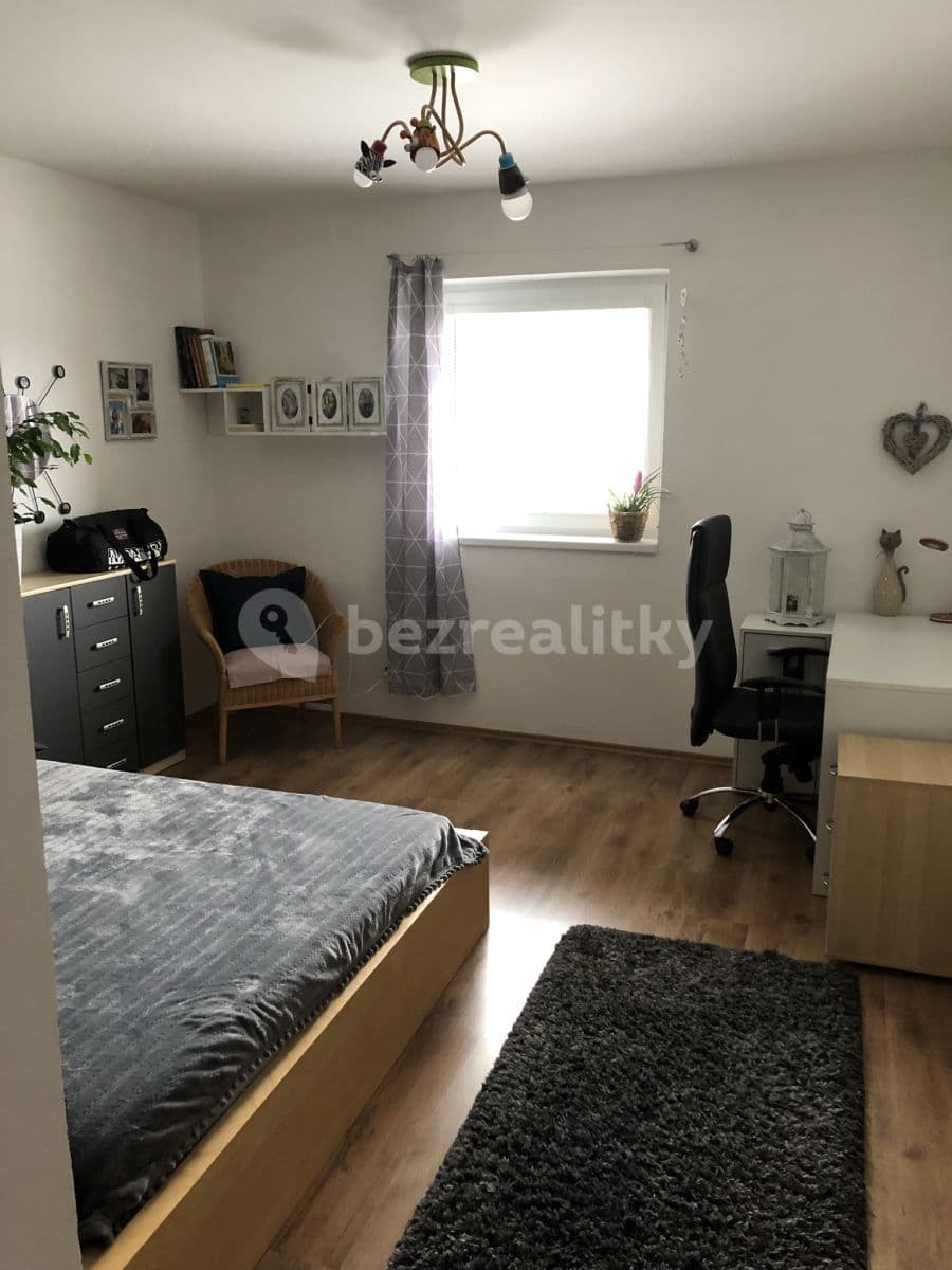 Pronájem domu 120 m², pozemek 700 m², U Lesa, Vlašim, Středočeský kraj Pronájem domu 120 m², pozemek 700 m², U Lesa, Vlašim, Středočeský kraj