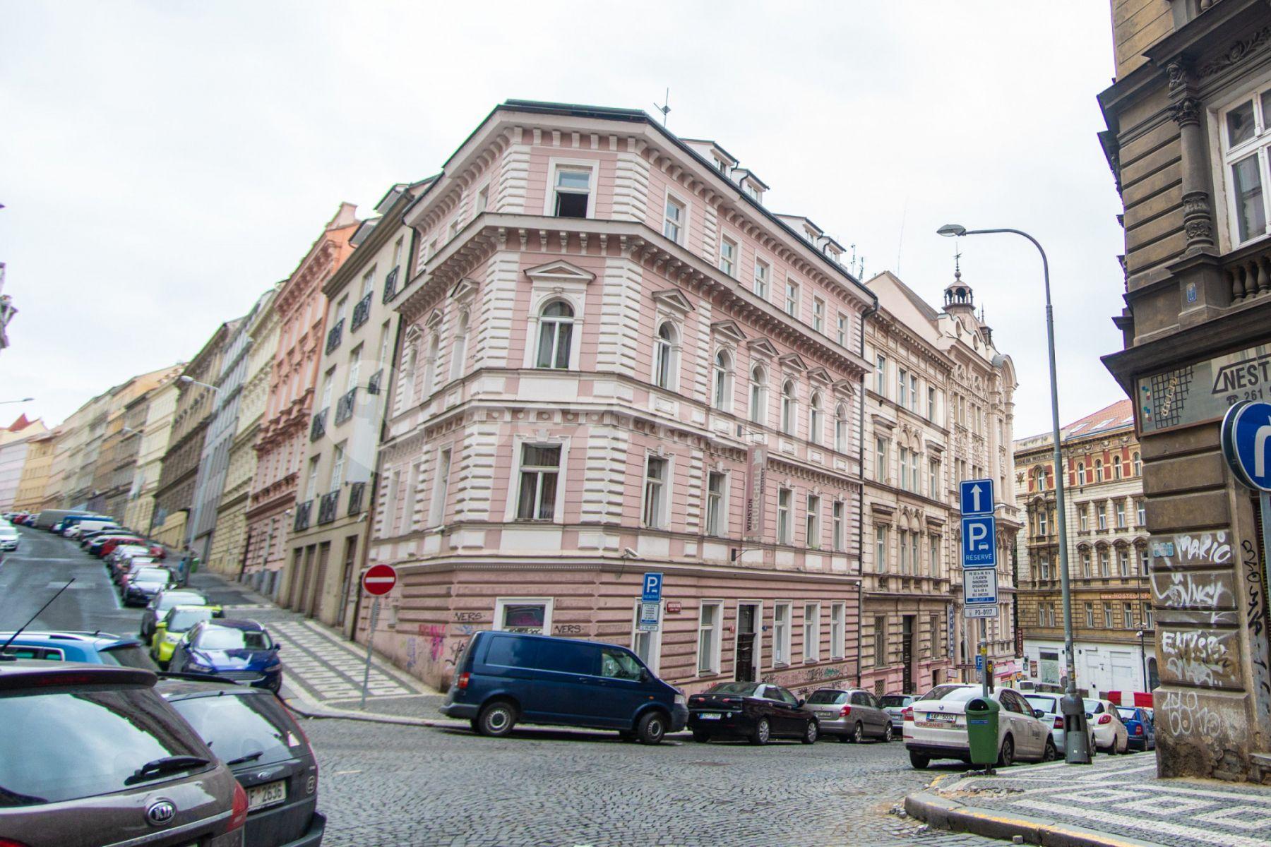 Pronájem bytu 1+kk 15 m², Orebitská, Praha, Praha