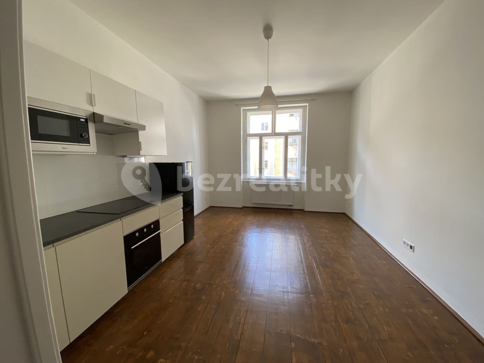 Pronájem bytu 1+1 45 m², Koněvova, Praha, Praha Pronájem bytu 1+1 45 m², Koněvova, Praha, Praha