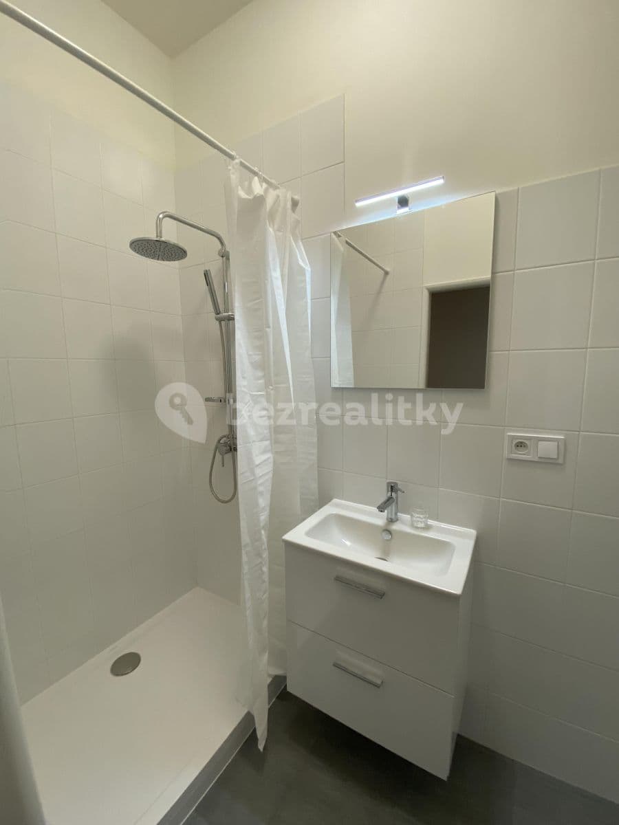 Pronájem bytu 1+1 45 m², Koněvova, Praha, Praha Pronájem bytu 1+1 45 m², Koněvova, Praha, Praha