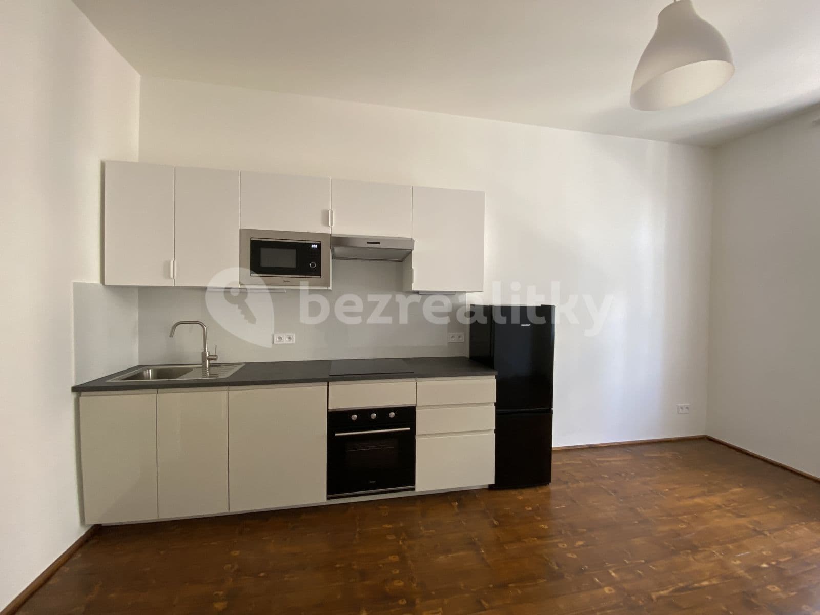 Pronájem bytu 1+1 45 m², Koněvova, Praha, Praha Pronájem bytu 1+1 45 m², Koněvova, Praha, Praha