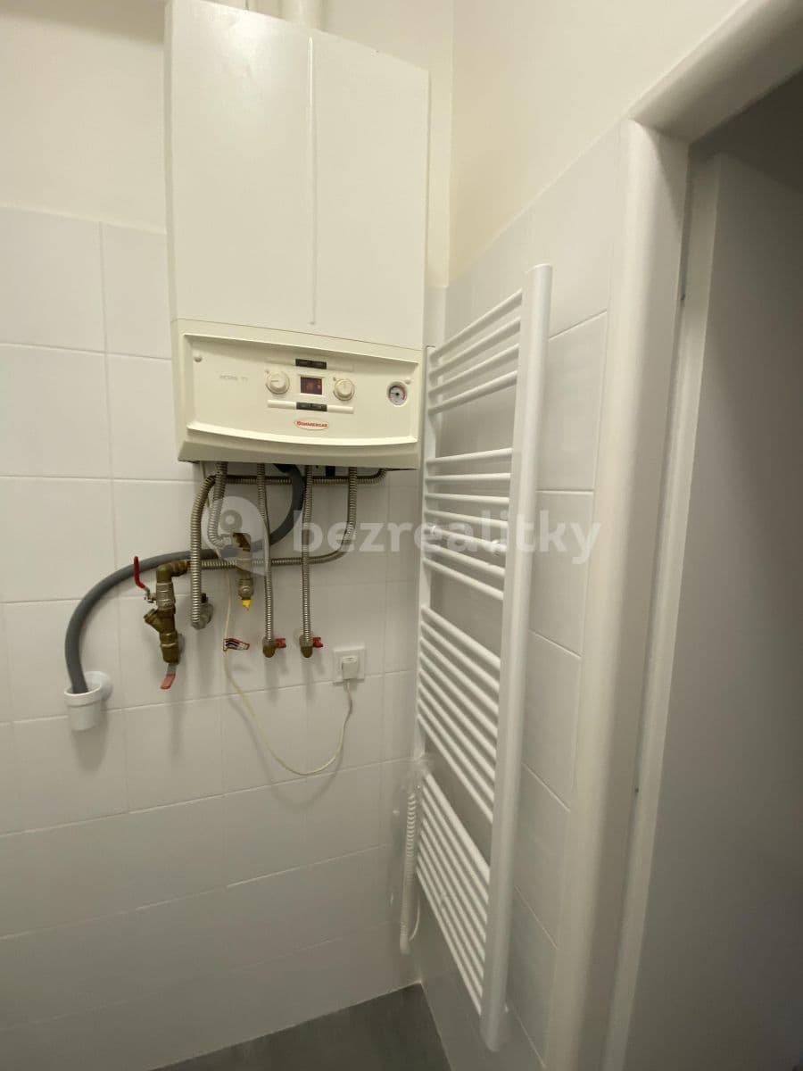 Pronájem bytu 1+1 45 m², Koněvova, Praha, Praha Pronájem bytu 1+1 45 m², Koněvova, Praha, Praha
