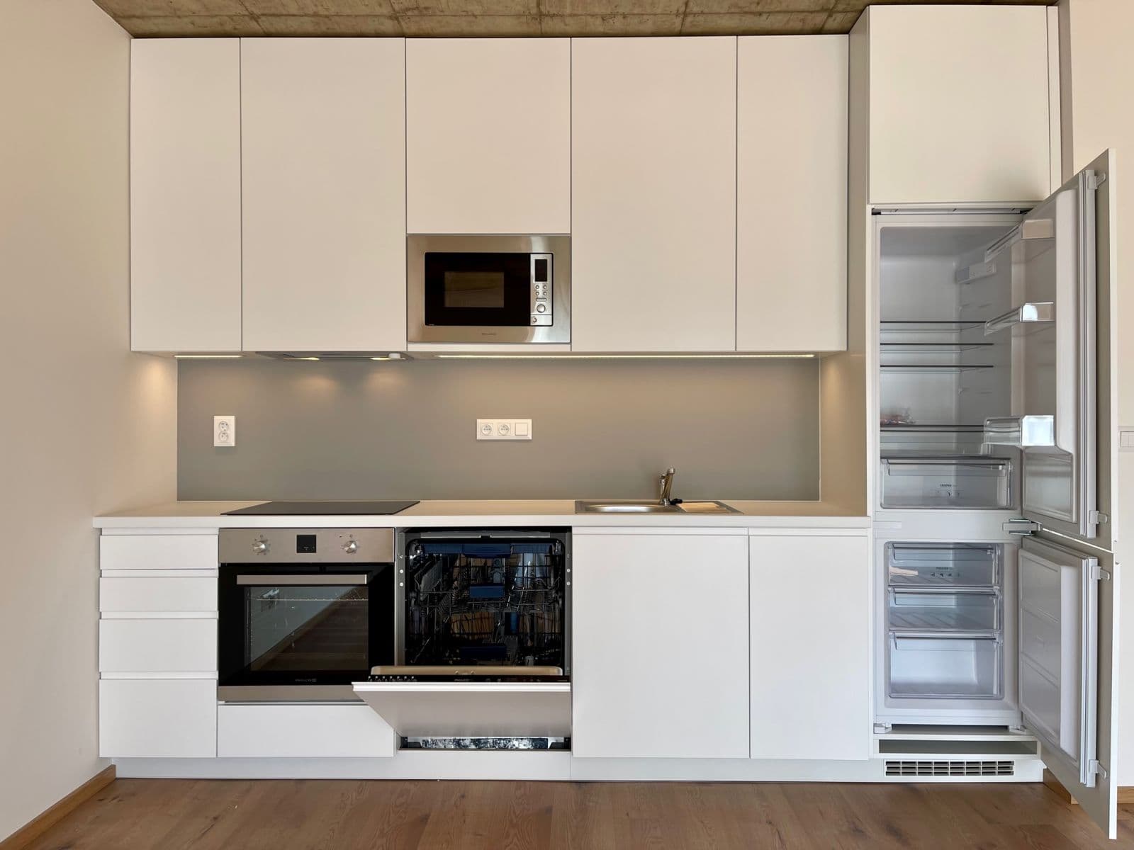 Pronájem bytu 1+kk 40 m², U Prefy, Praha, Praha Pronájem bytu 1+kk 40 m², U Prefy, Praha, Praha