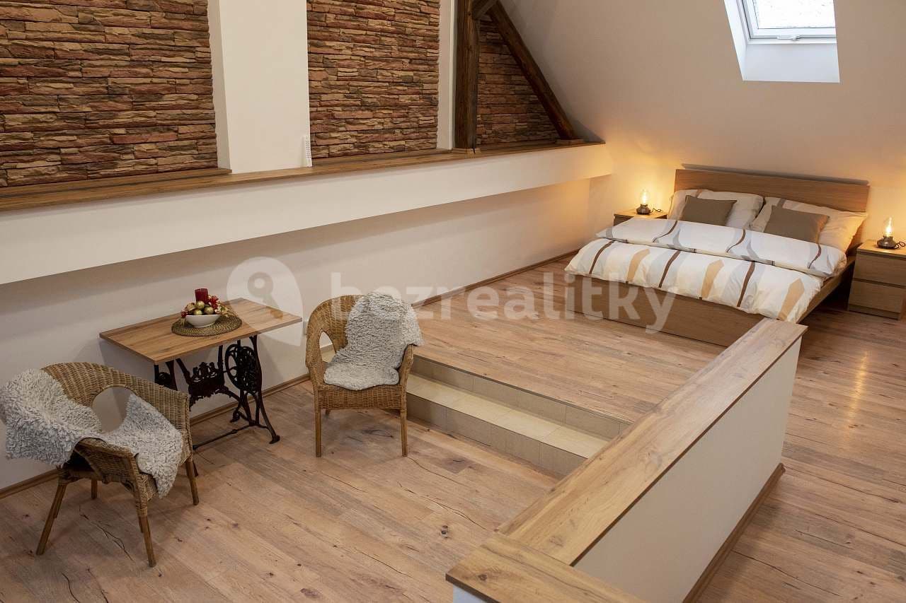 Pronájem chaty, chalupy, Uherčice, Jihomoravský kraj Pronájem chaty, chalupy, Uherčice, Jihomoravský kraj