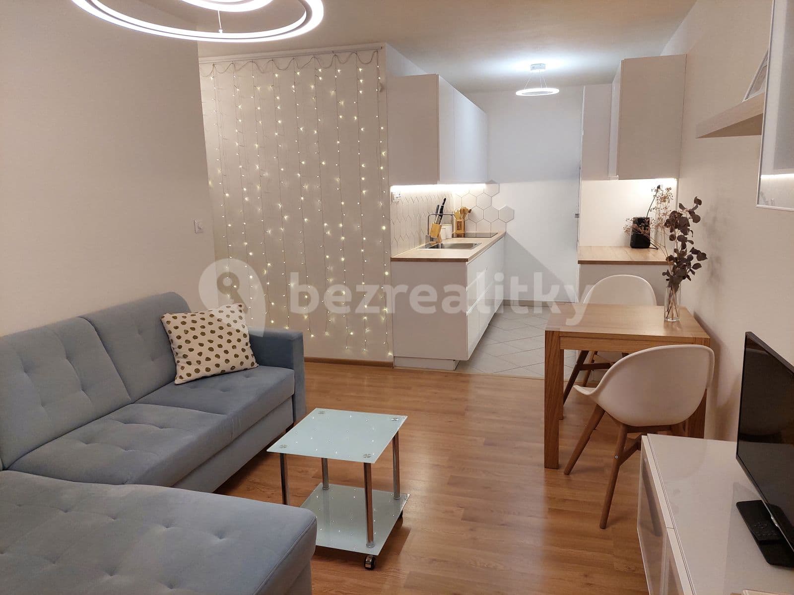 Pronájem bytu 2+kk 44 m², Zvoncovitá, Praha, Praha Pronájem bytu 2+kk 44 m², Zvoncovitá, Praha, Praha