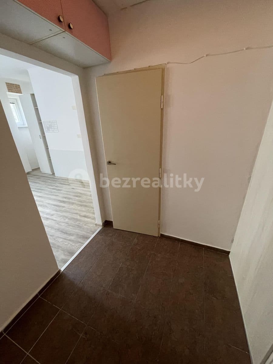 Pronájem bytu 1+kk 28 m², Olgy Havlové, Praha, Praha Pronájem bytu 1+kk 28 m², Olgy Havlové, Praha, Praha