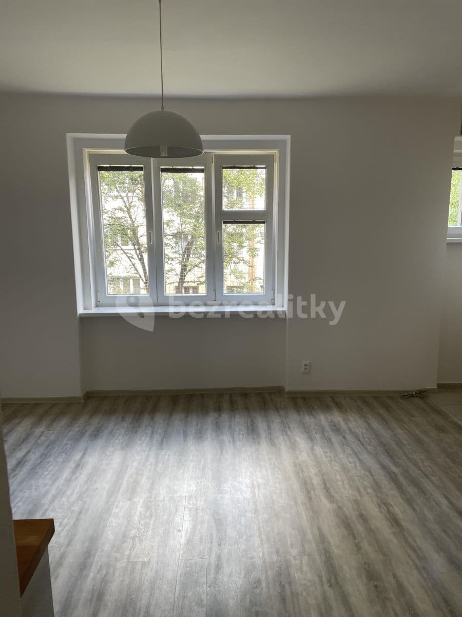 Pronájem bytu 1+kk 28 m², Olgy Havlové, Praha, Praha Pronájem bytu 1+kk 28 m², Olgy Havlové, Praha, Praha