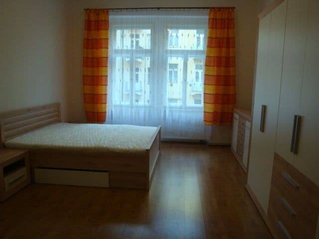 Pronájem bytu 3+1 95 m², Vrázova, Praha, Praha Pronájem bytu 3+1 95 m², Vrázova, Praha, Praha