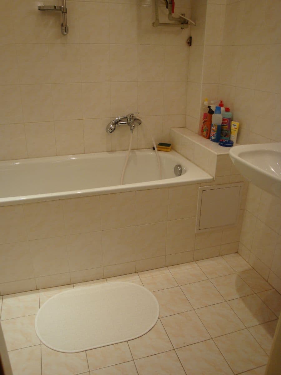 Pronájem bytu 3+1 95 m², Vrázova, Praha, Praha Pronájem bytu 3+1 95 m², Vrázova, Praha, Praha