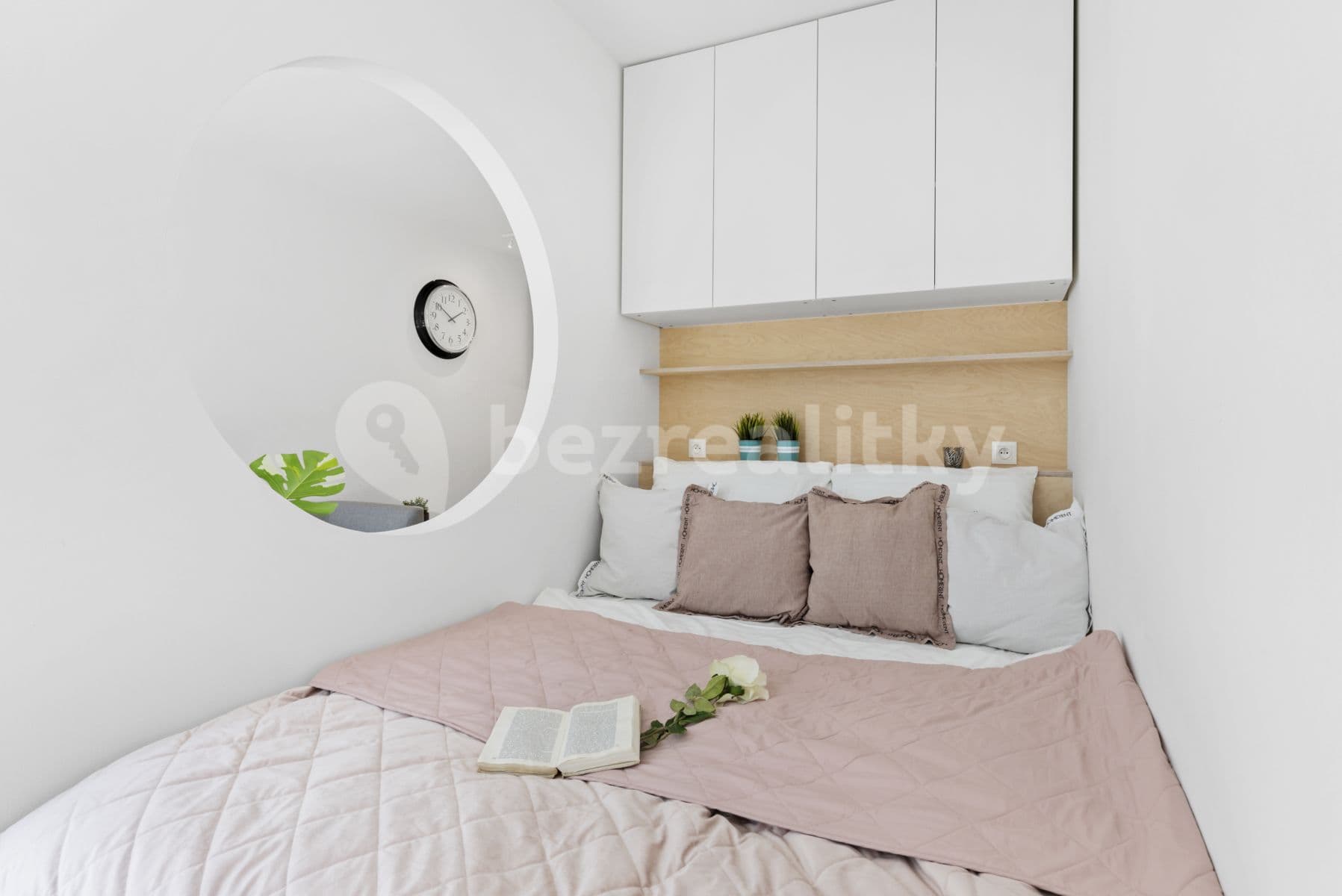 Pronájem bytu 2+kk 43 m², Jeřabinová, Praha, Praha Pronájem bytu 2+kk 43 m², Jeřabinová, Praha, Praha