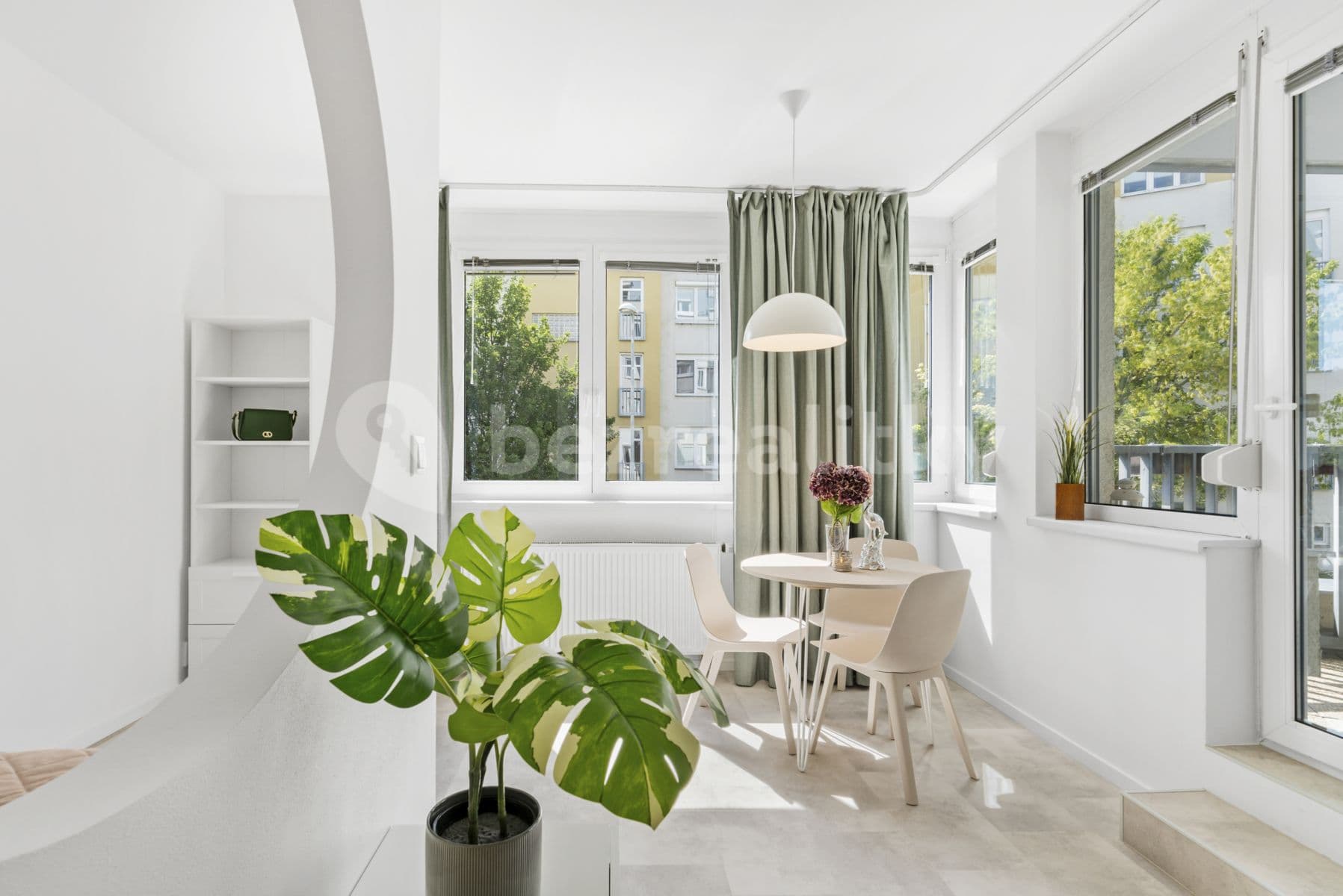 Pronájem bytu 2+kk 43 m², Jeřabinová, Praha, Praha Pronájem bytu 2+kk 43 m², Jeřabinová, Praha, Praha