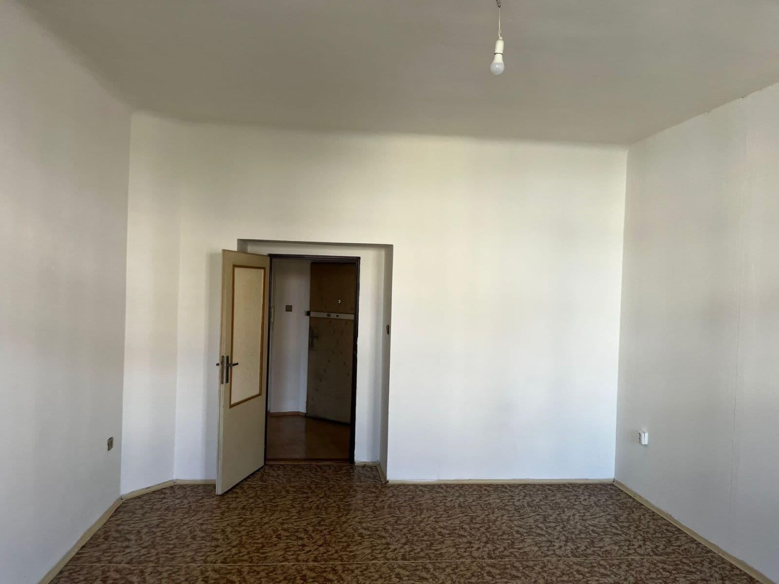 Pronájem bytu 2+1 75 m², Londýnská, Praha, Praha Pronájem bytu 2+1 75 m², Londýnská, Praha, Praha