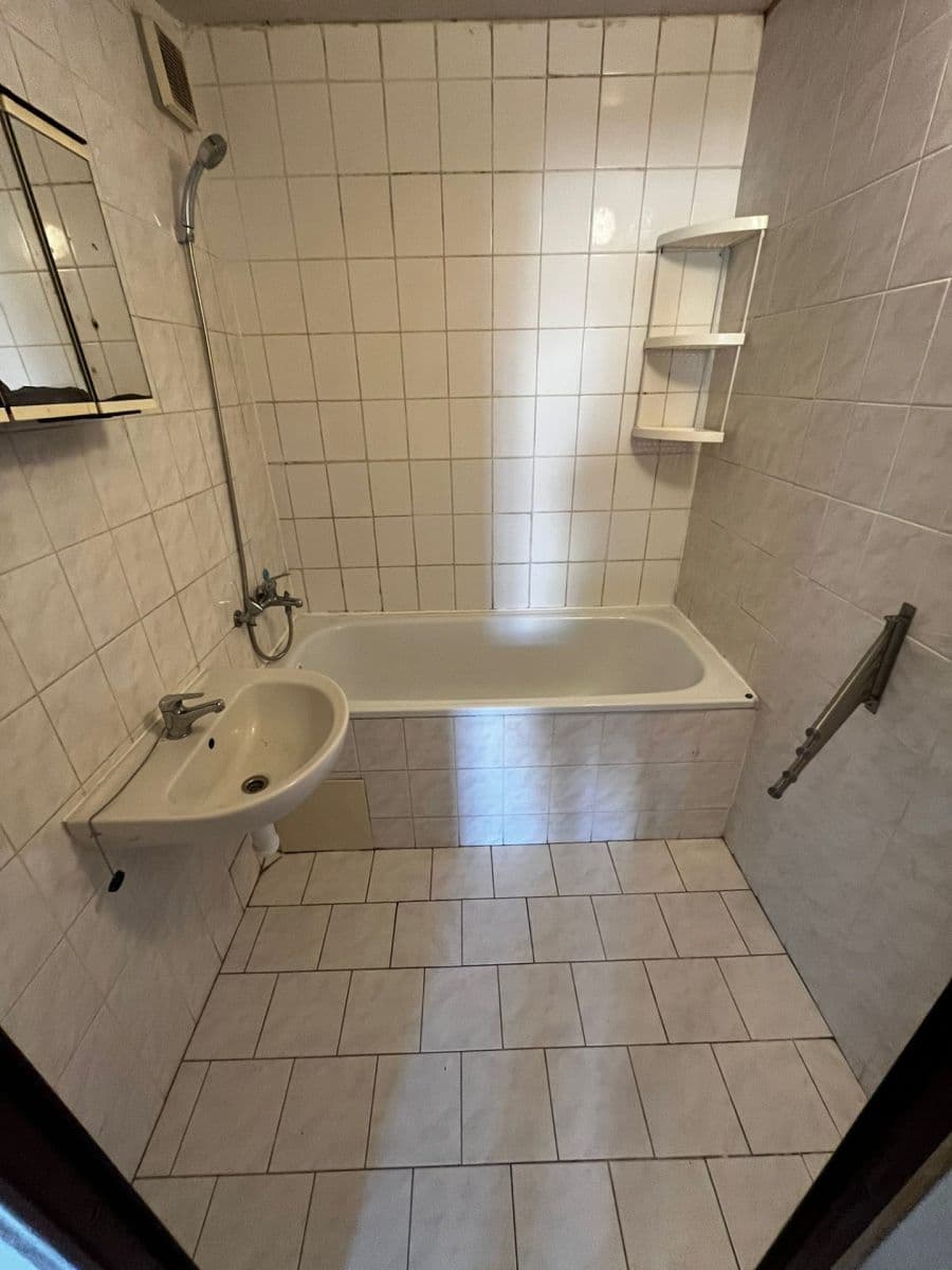 Pronájem bytu 2+1 75 m², Londýnská, Praha, Praha Pronájem bytu 2+1 75 m², Londýnská, Praha, Praha