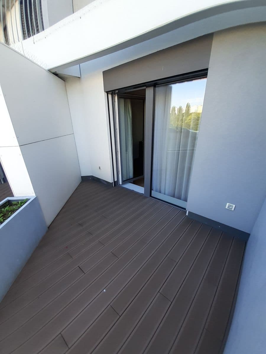 Pronájem bytu 1+kk 30 m², Mukařovského, Praha, Praha Pronájem bytu 1+kk 30 m², Mukařovského, Praha, Praha