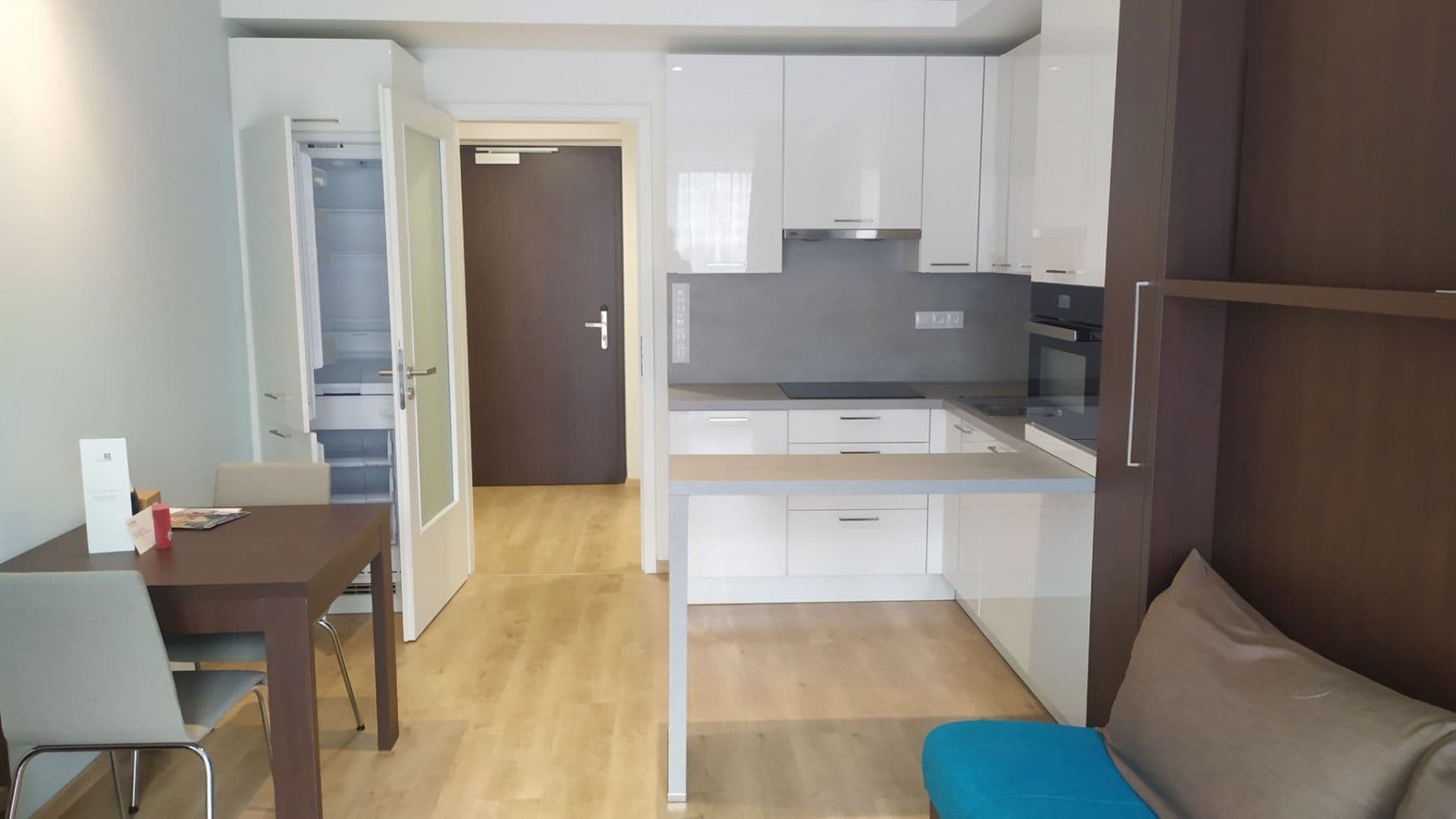 Pronájem bytu 1+kk 30 m², Mukařovského, Praha, Praha Pronájem bytu 1+kk 30 m², Mukařovského, Praha, Praha