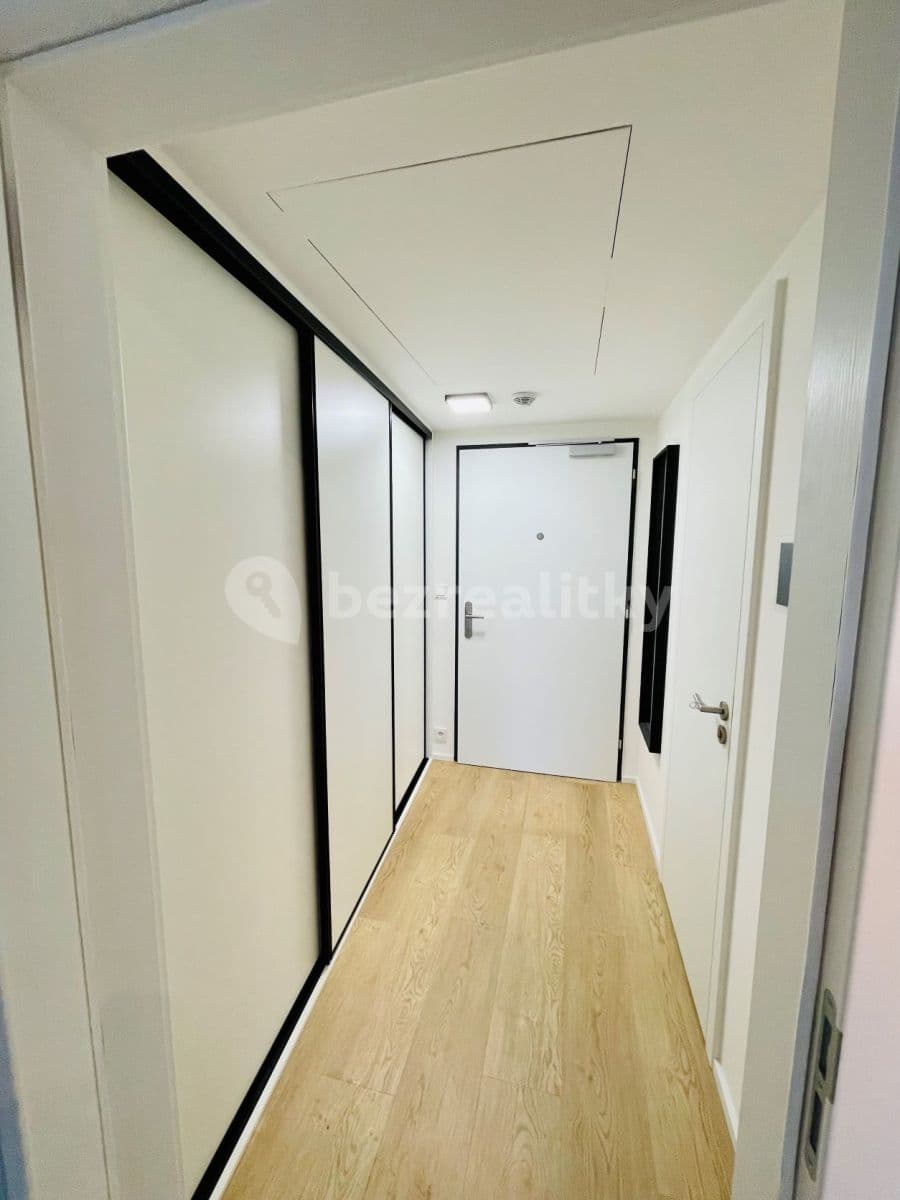 Pronájem bytu 1+kk 32 m², Vrbova, Praha, Praha Pronájem bytu 1+kk 32 m², Vrbova, Praha, Praha