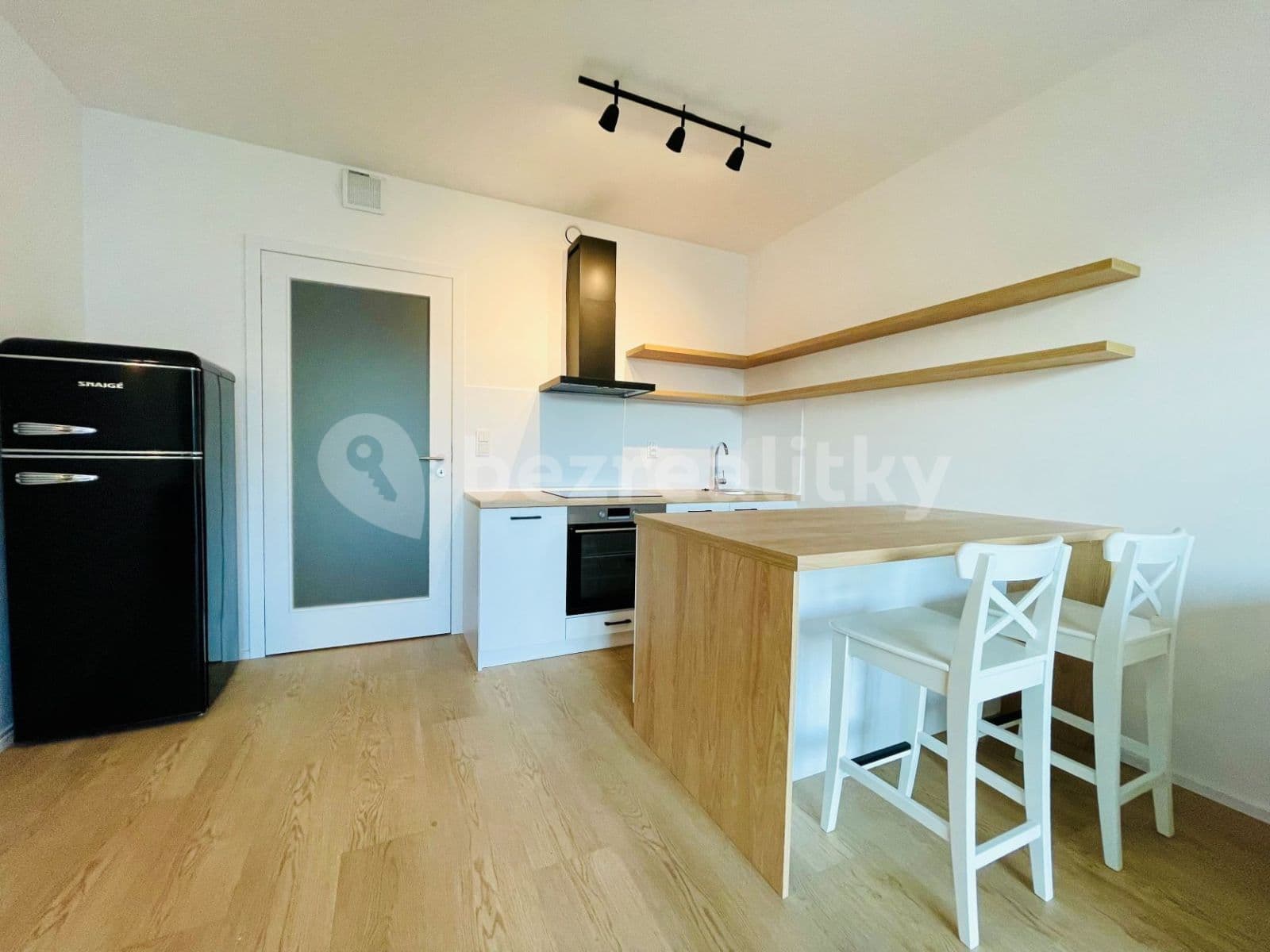 Pronájem bytu 1+kk 32 m², Vrbova, Praha, Praha Pronájem bytu 1+kk 32 m², Vrbova, Praha, Praha