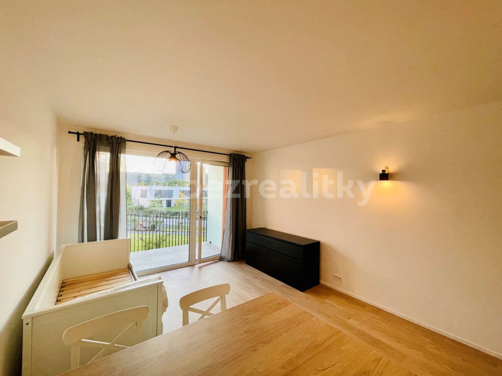 Pronájem bytu 1+kk 32 m², Vrbova, Praha, Praha Pronájem bytu 1+kk 32 m², Vrbova, Praha, Praha