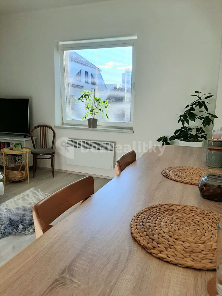 Pronájem bytu 1+kk 40 m², V Hlinkách, Beroun, Středočeský kraj Pronájem bytu 1+kk 40 m², V Hlinkách, Beroun, Středočeský kraj