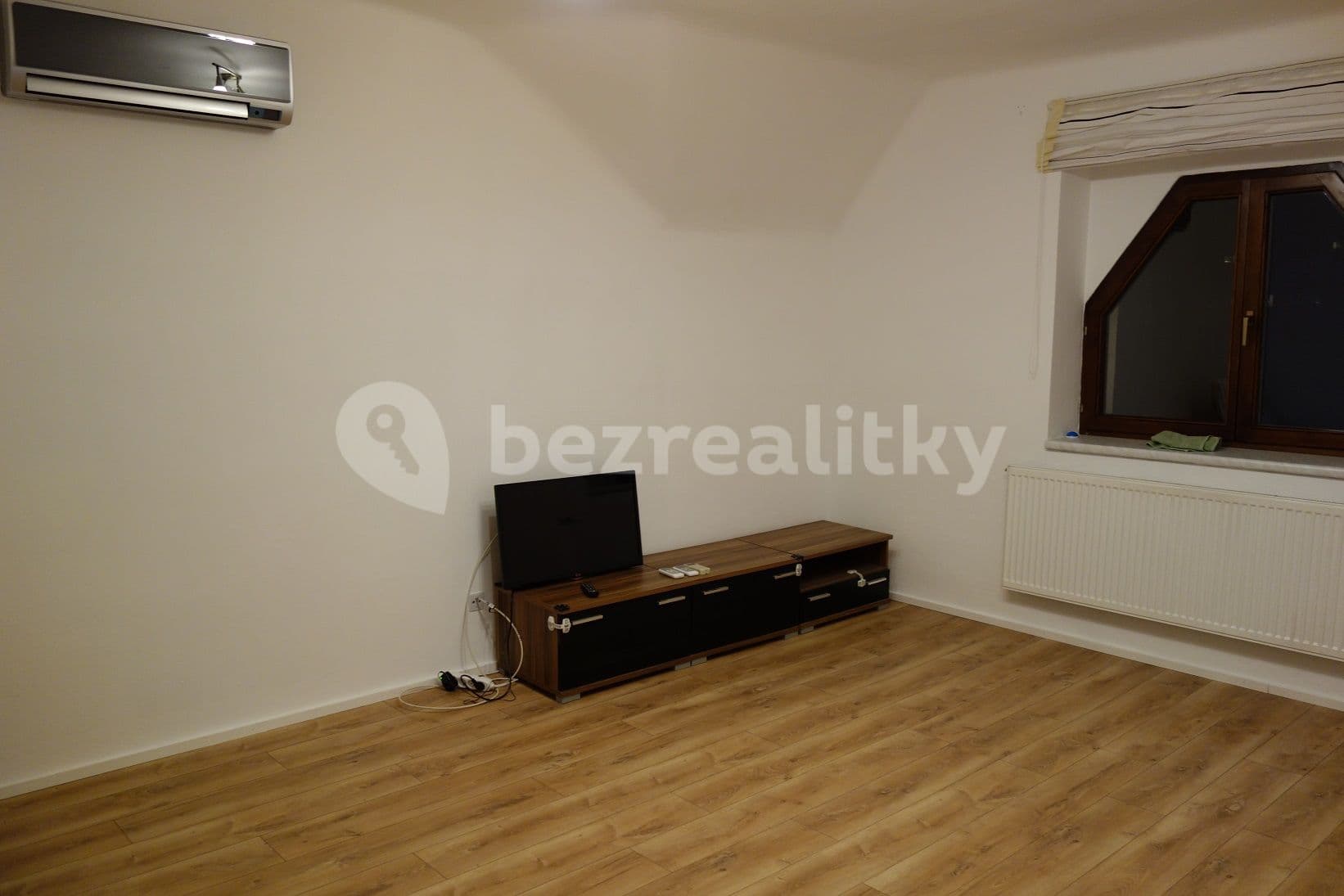 Pronájem bytu 3+1 90 m², U Háje, Praha, Praha Pronájem bytu 3+1 90 m², U Háje, Praha, Praha