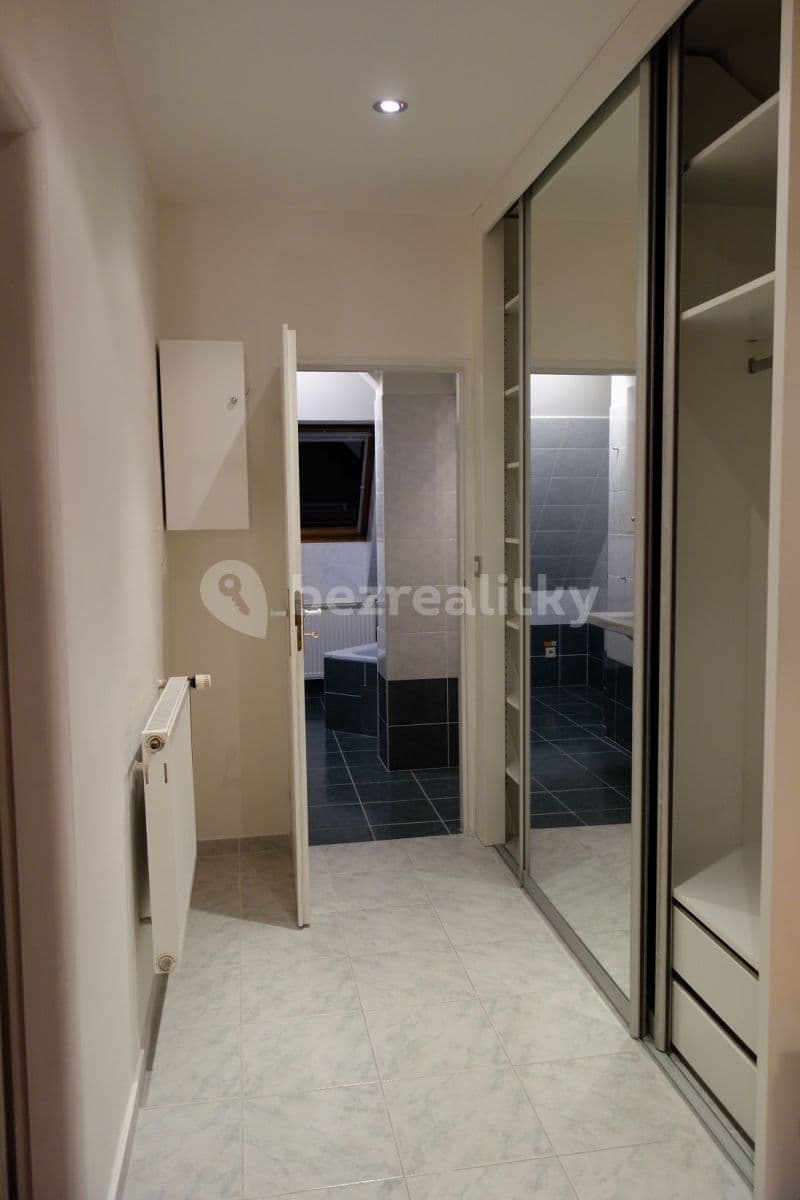 Pronájem bytu 3+1 90 m², U Háje, Praha, Praha Pronájem bytu 3+1 90 m², U Háje, Praha, Praha