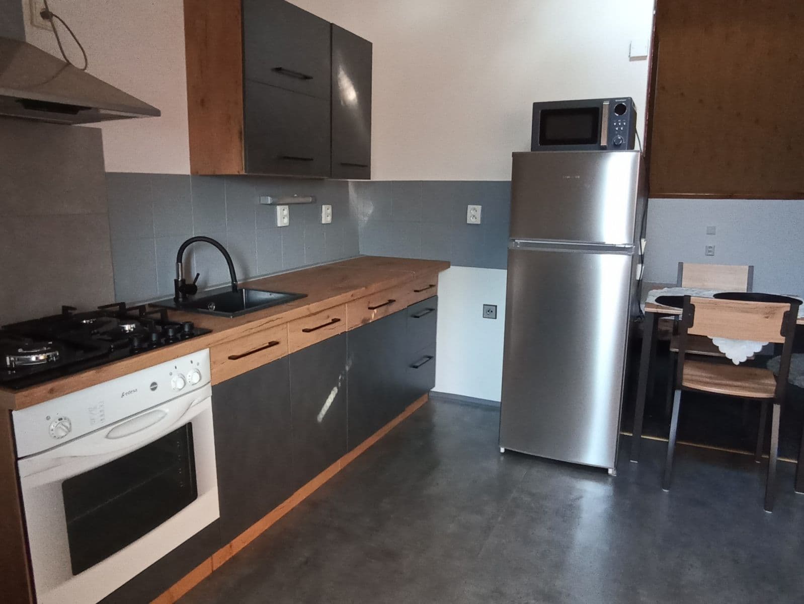 Pronájem bytu 1+kk 34 m², Záryby, Středočeský kraj Pronájem bytu 1+kk 34 m², Záryby, Středočeský kraj