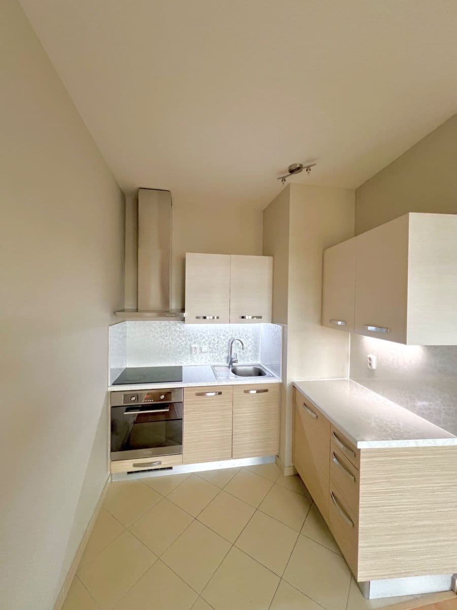 Prodej bytu 1+kk 38 m², Nademlejnská, Praha, Praha Prodej bytu 1+kk 38 m², Nademlejnská, Praha, Praha