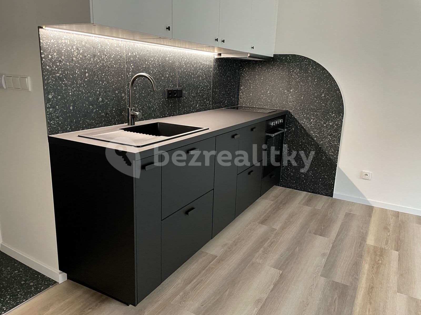 Pronájem bytu Garsoniéra 29 m², U Družstva Ideál, Praha, Praha Pronájem bytu Garsoniéra 29 m², U Družstva Ideál, Praha, Praha